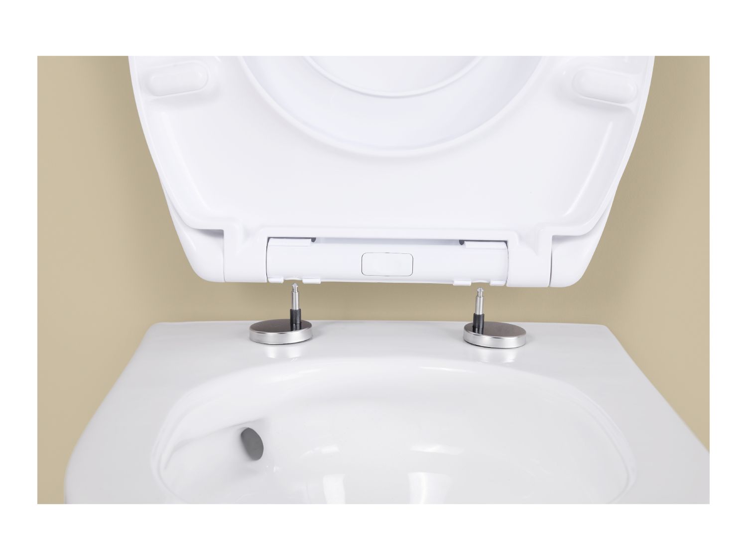 Family toilet seat with soft close and child seat (British brand)