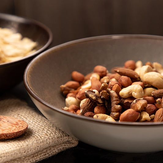 Holland & Barrett Mixed Nuts & Peanuts 1kg - McGrocer