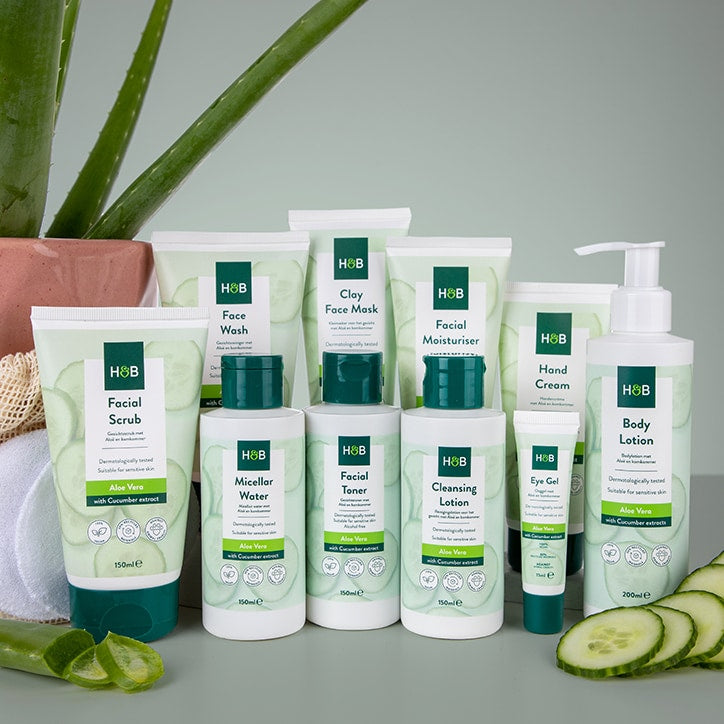 Holland & Barrett Aloe and Cucumber Moisturising Body Lotion GOODS Holland&Barrett   