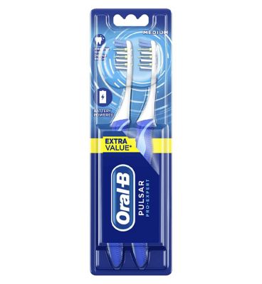 Oral-B Pulsar Pro-Expert Manual Toothbrush With Battery Power x2