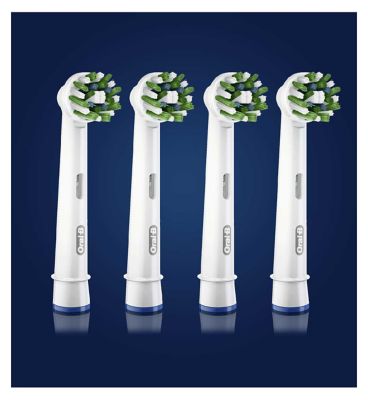 Oral-B CrossAction Toothbrush Head with CleanMaximiser Technology, 4 Pack Dental Boots   