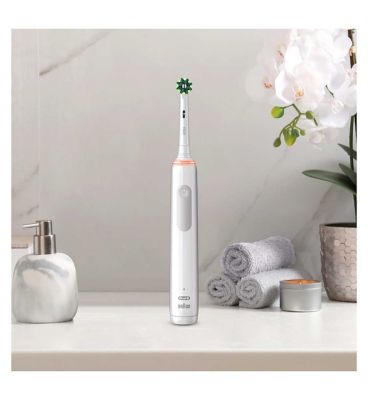 Oral-B Pro 3 3000 White Electric Toothbrush with sensitive brush head Designed By Braun