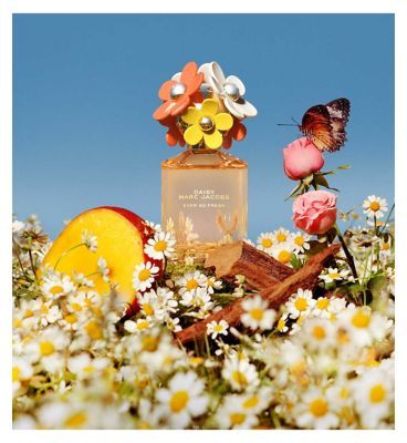 Marc Jacobs Daisy Ever So Fresh Eau de Parfum 30ml Perfumes, Aftershaves & Gift Sets Boots   