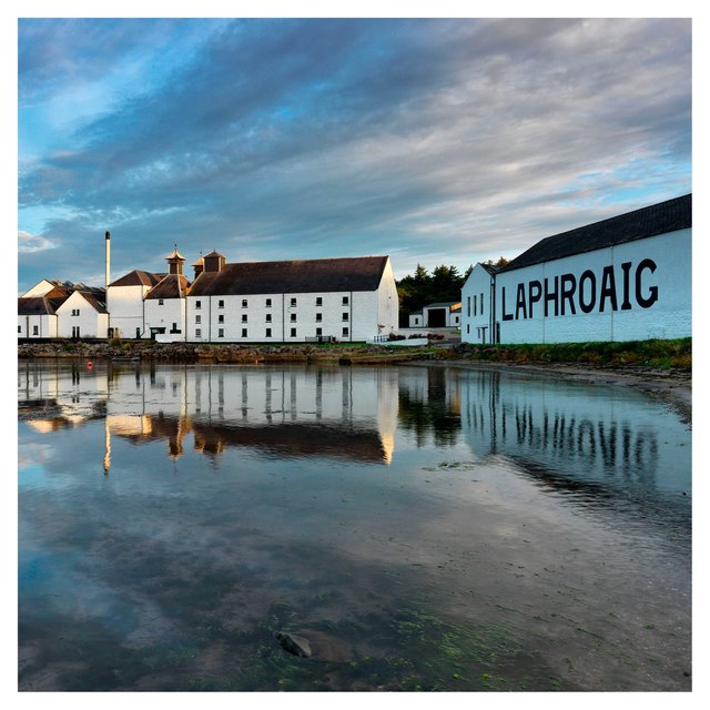 Laphroaig Quarter Cask Single Malt Scotch Whisky Liqueurs and Spirits M&S   