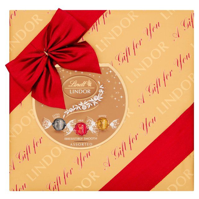 Lindt Lindor Assorted Chocolate Gift Wrapped Box