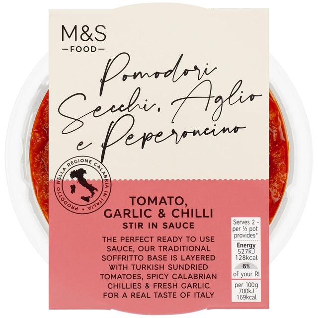 M&S Made In Italy Tomato, Garlic & Chilli Sauce