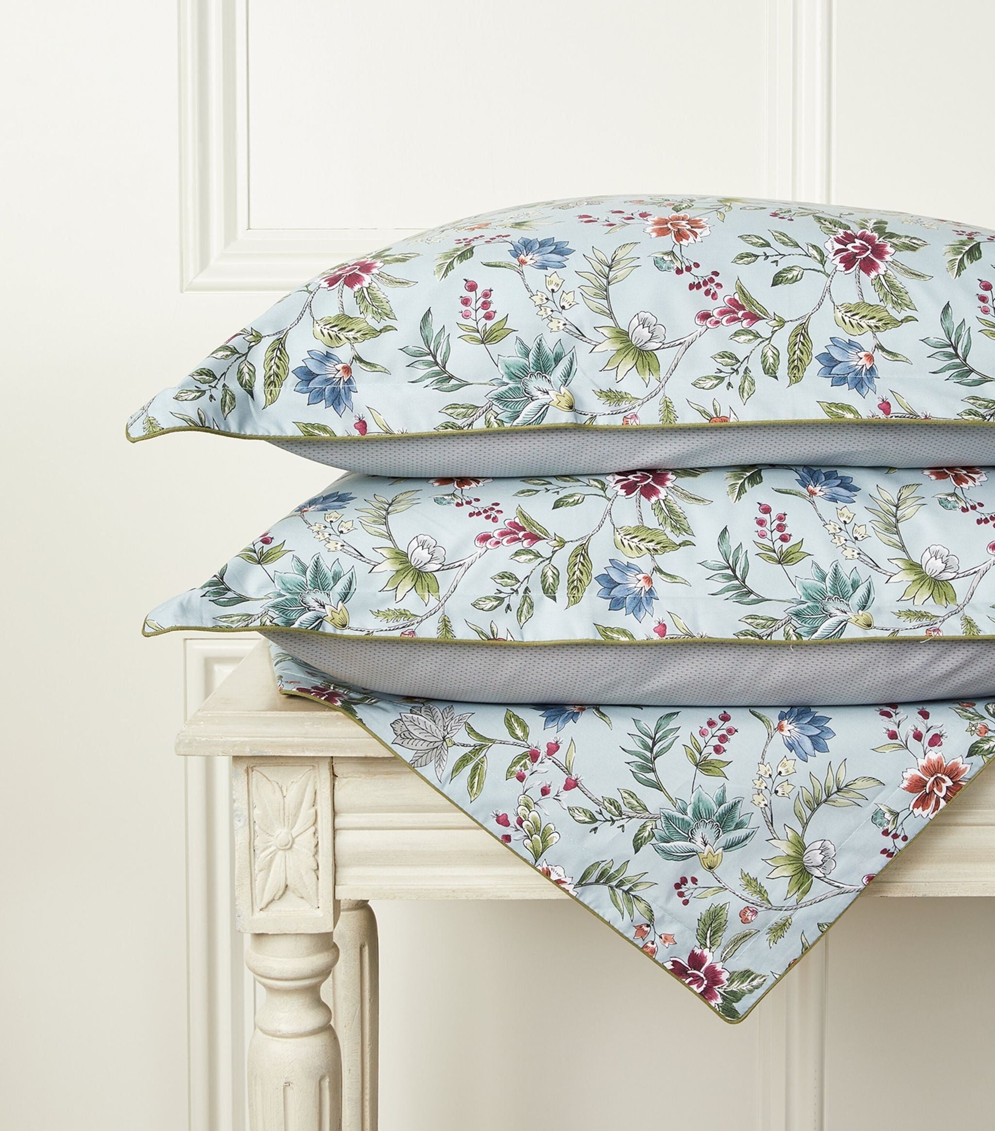 Candide Oxford Pillowcase (50cm x 75cm) GOODS Harrods   