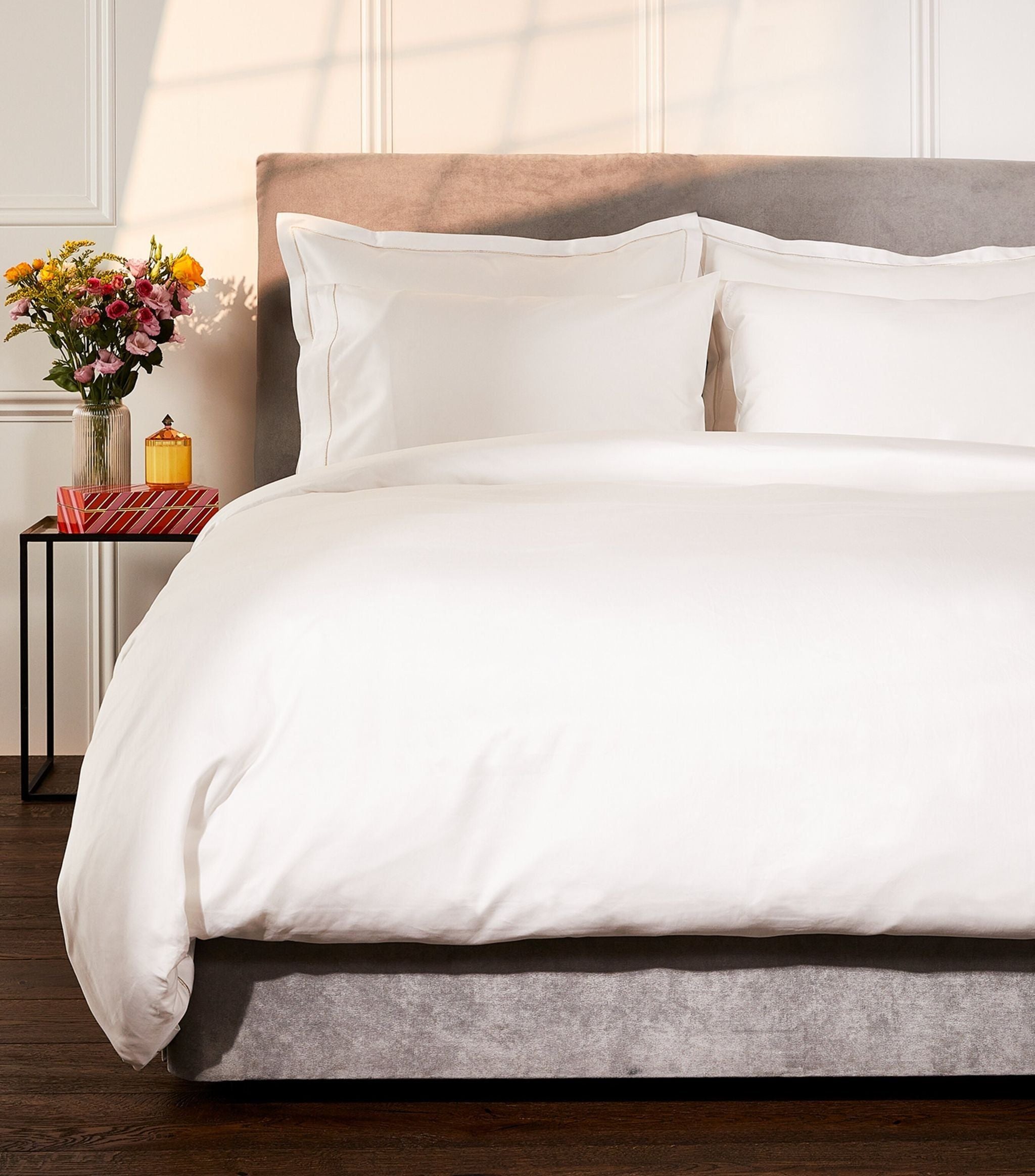 Dália Super King Fitted Sheet (180cm x 200cm) GOODS Harrods   