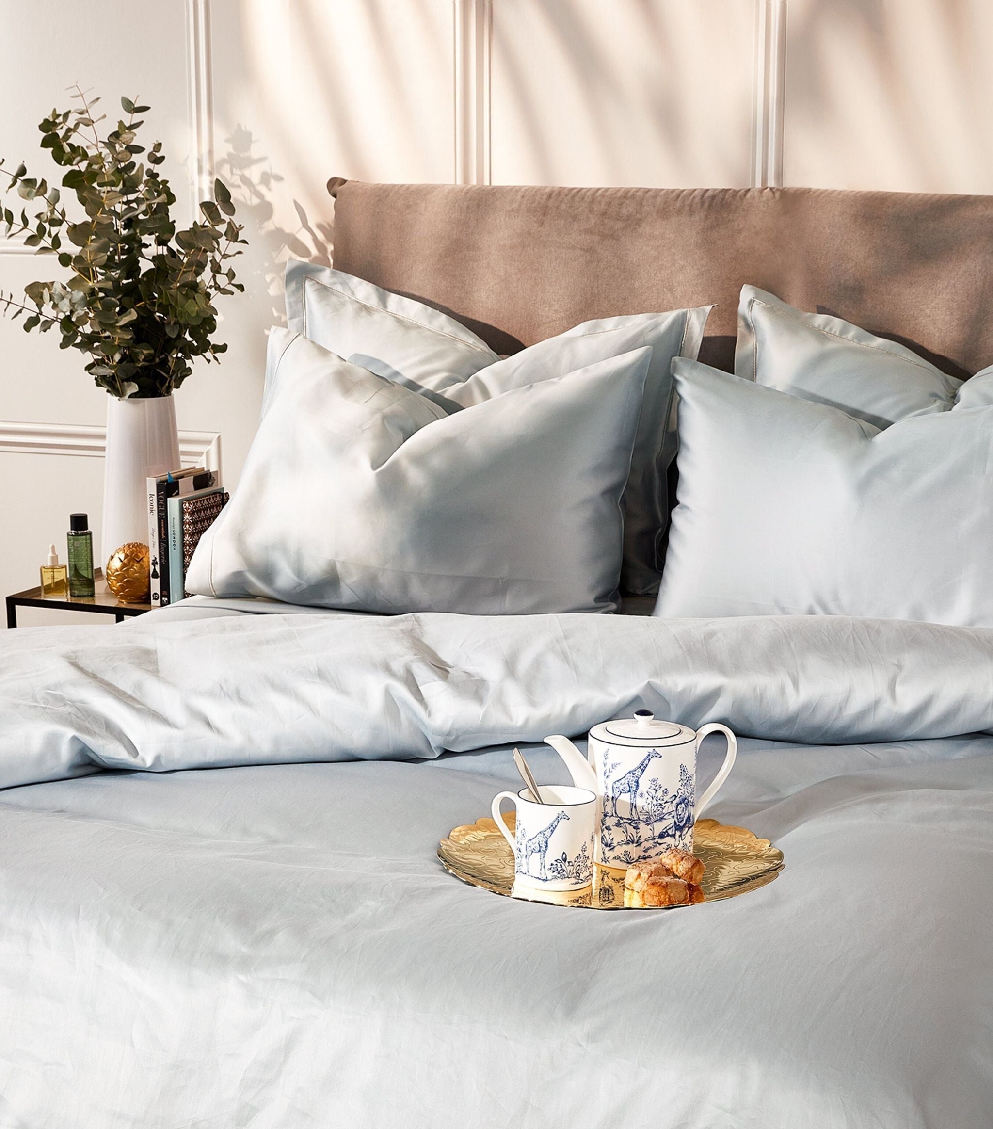 Dália Super King Fitted Sheet (180cm x 200cm) GOODS Harrods   