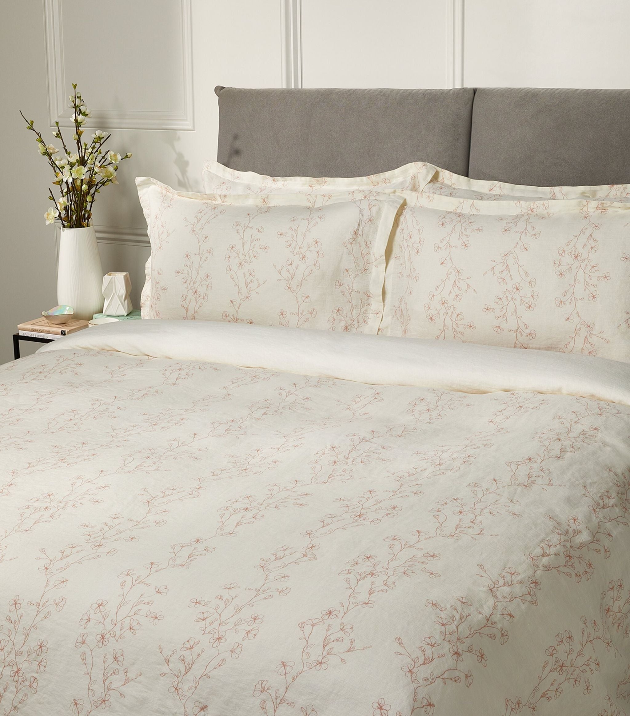 Flor de Mont Super King Duvet Cover Set (260cm x 220cm) GOODS Harrods   