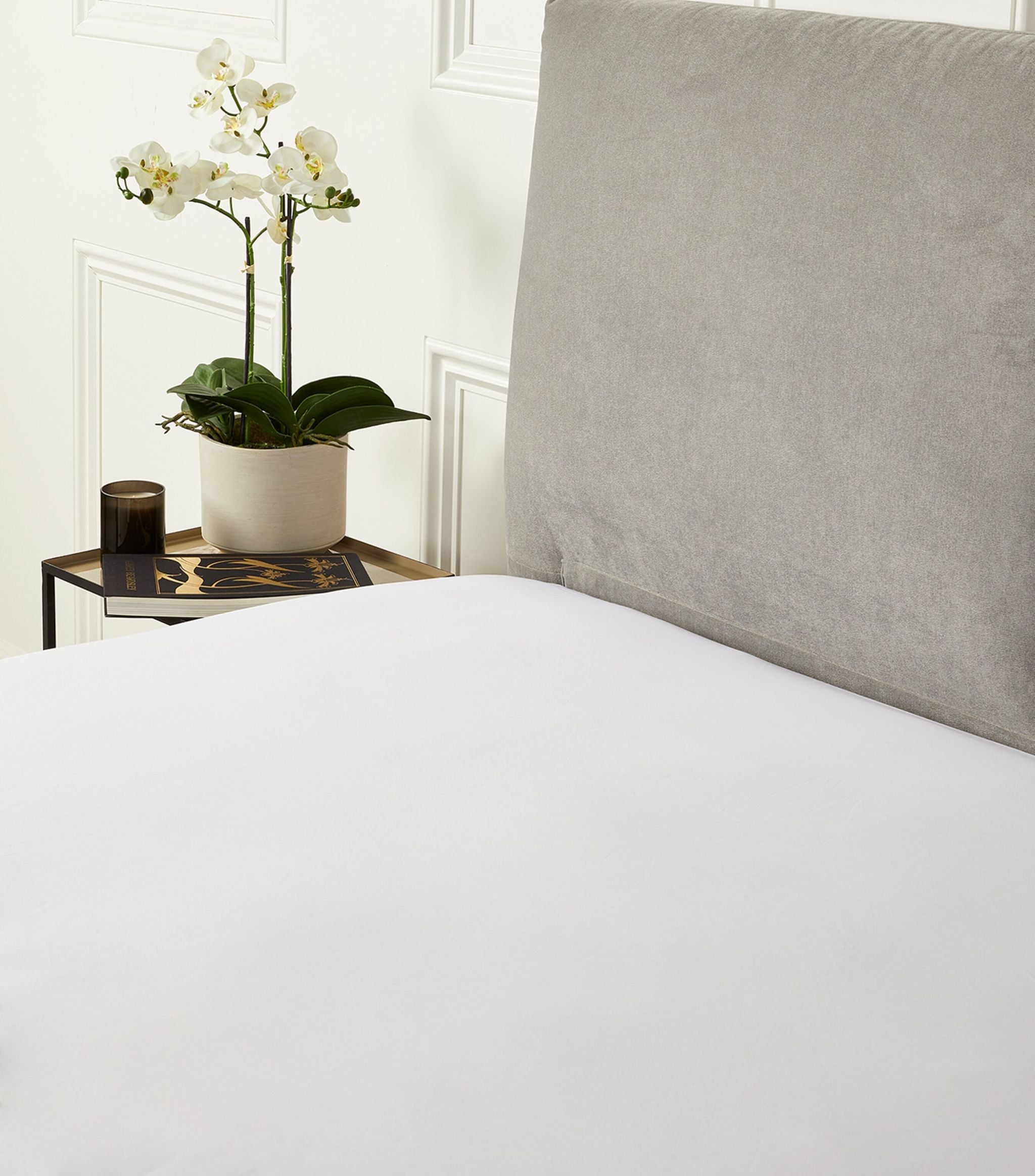 Suave King Fitted Sheet (150cm x 200cm) GOODS Harrods   