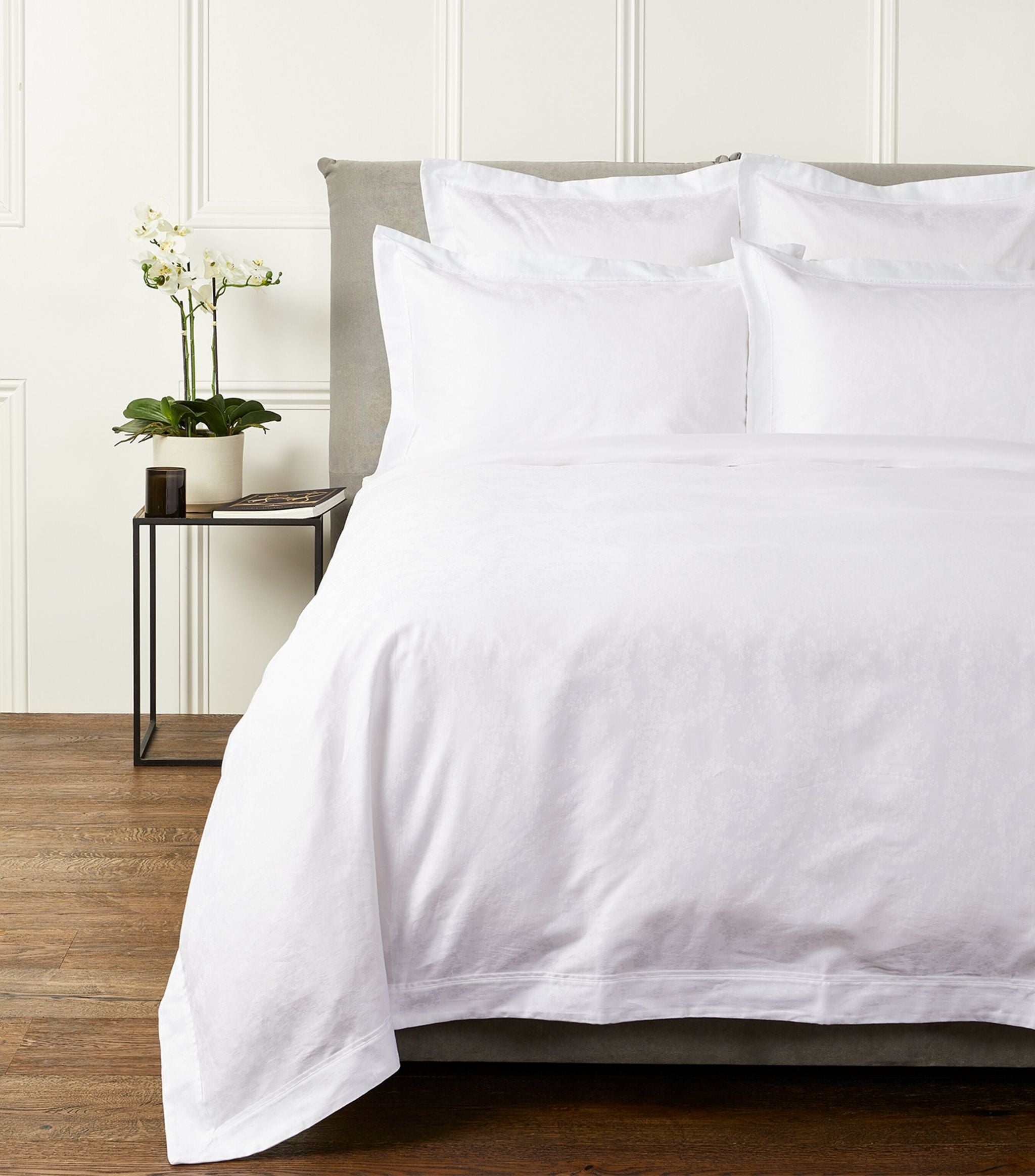 Suave King Fitted Sheet (150cm x 200cm) GOODS Harrods   