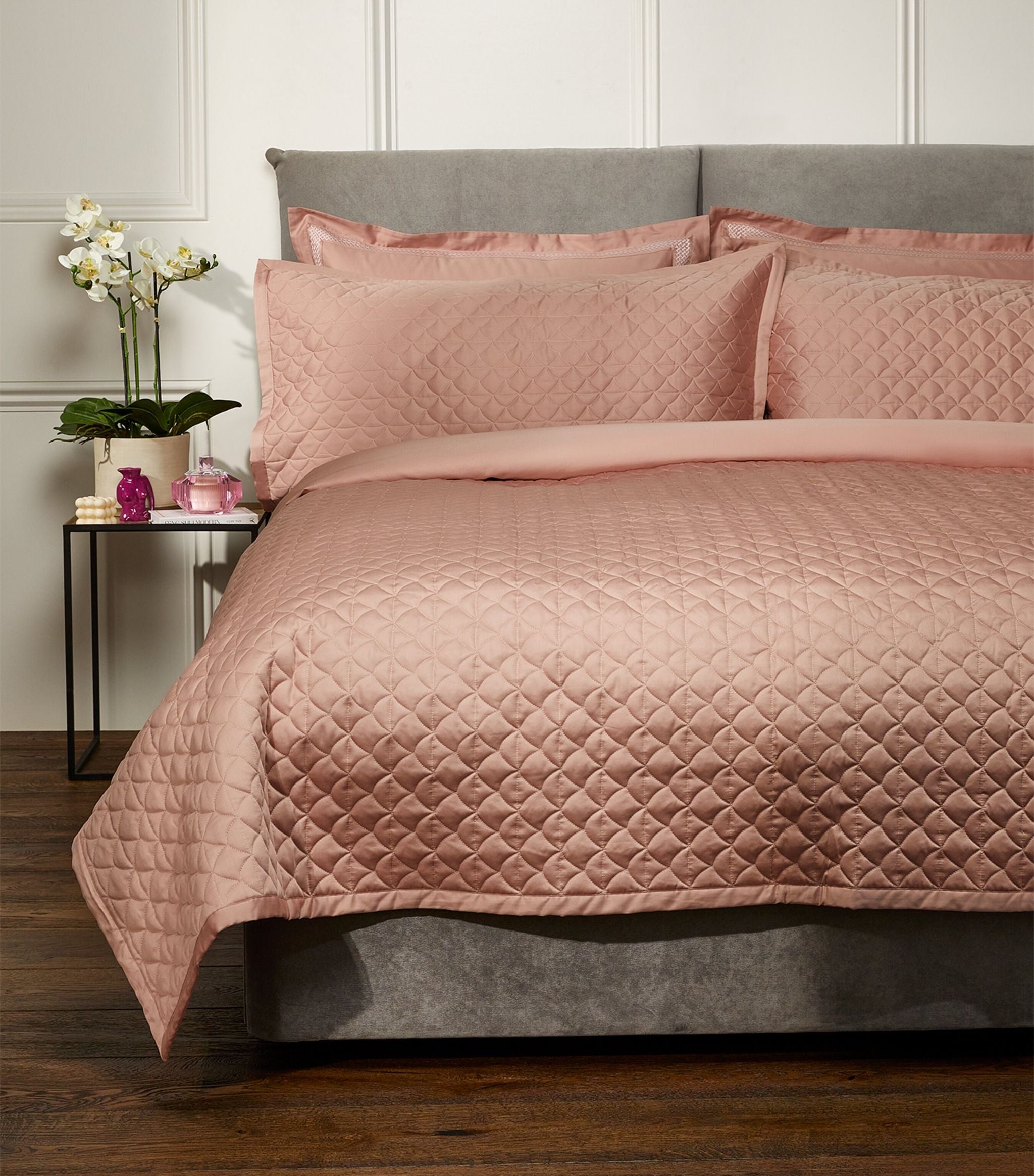 Suave Quilted Oxford Pillowcase (50cm x 75cm) GOODS Harrods   