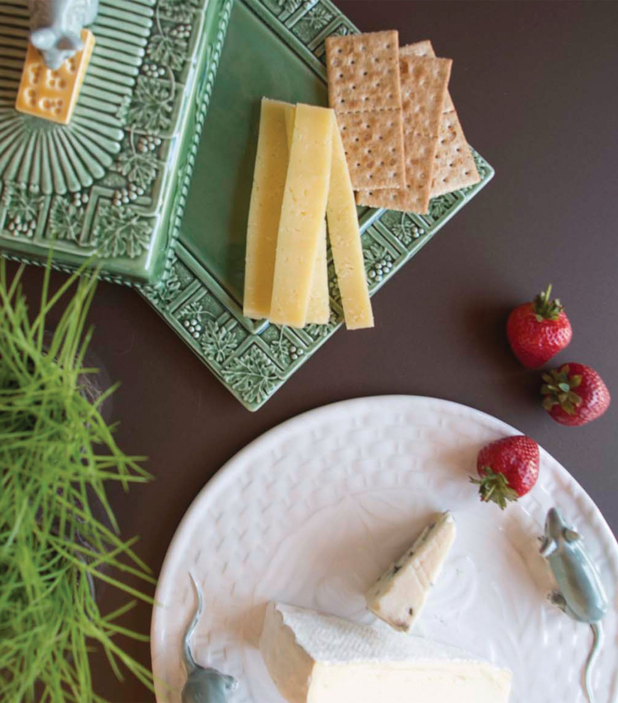 Cheese Plate with Lid (30.5cm) GOODS Harrods   