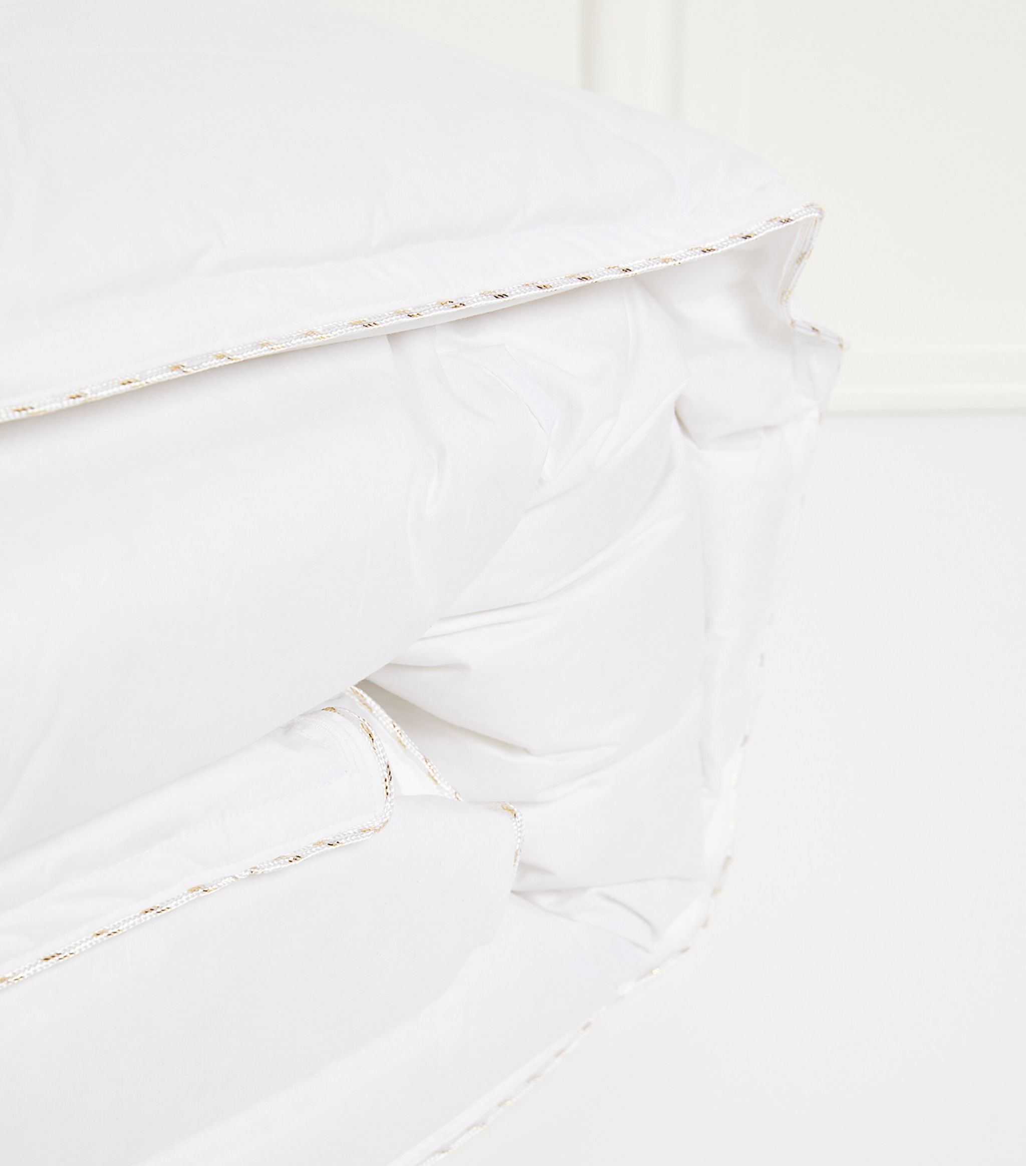 Super King Chateau Goose Down Duvet (10 Tog) GOODS Harrods   