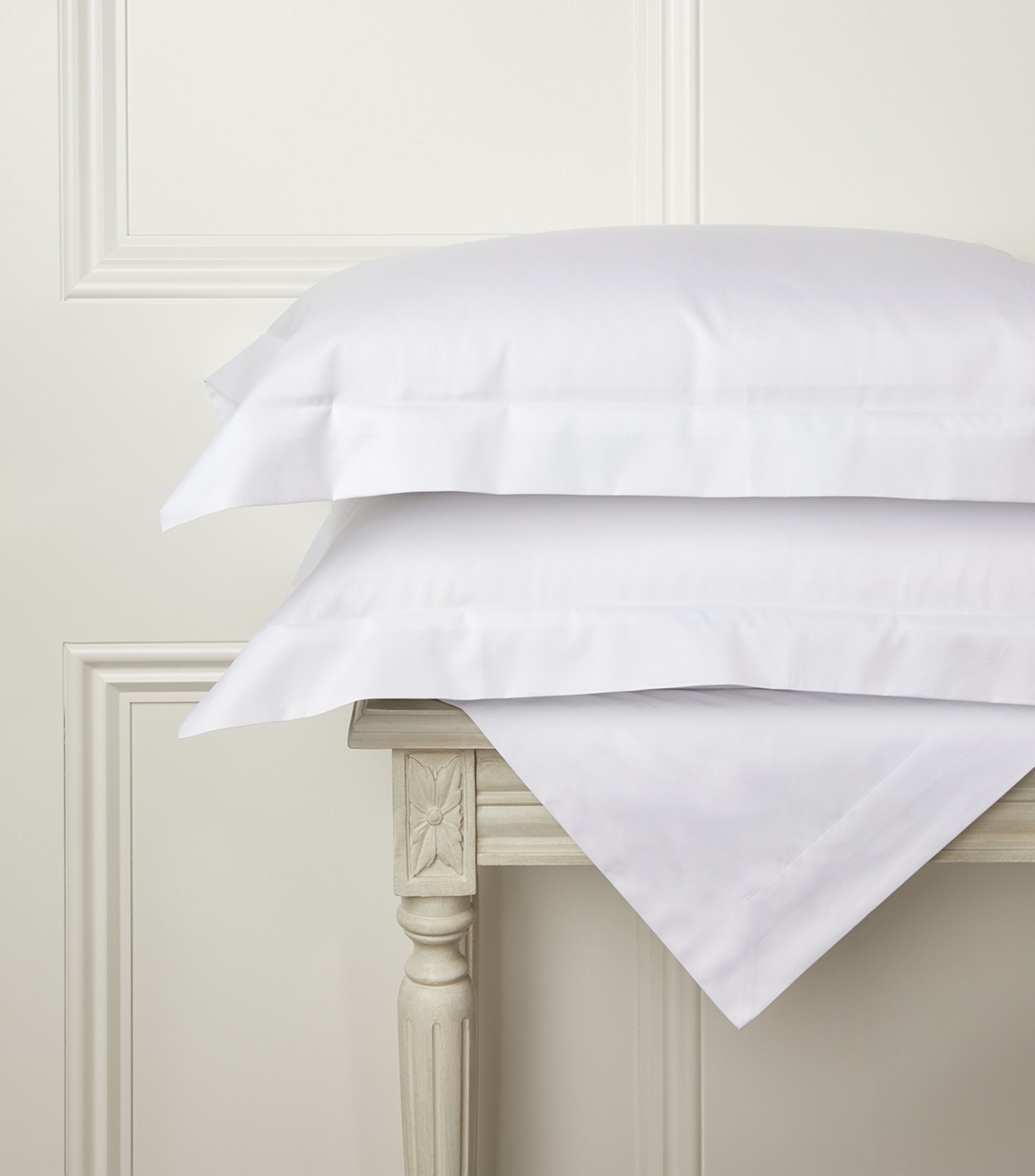 Amanda Super King Fitted Sheet (180cm x 200cm) GOODS Harrods   