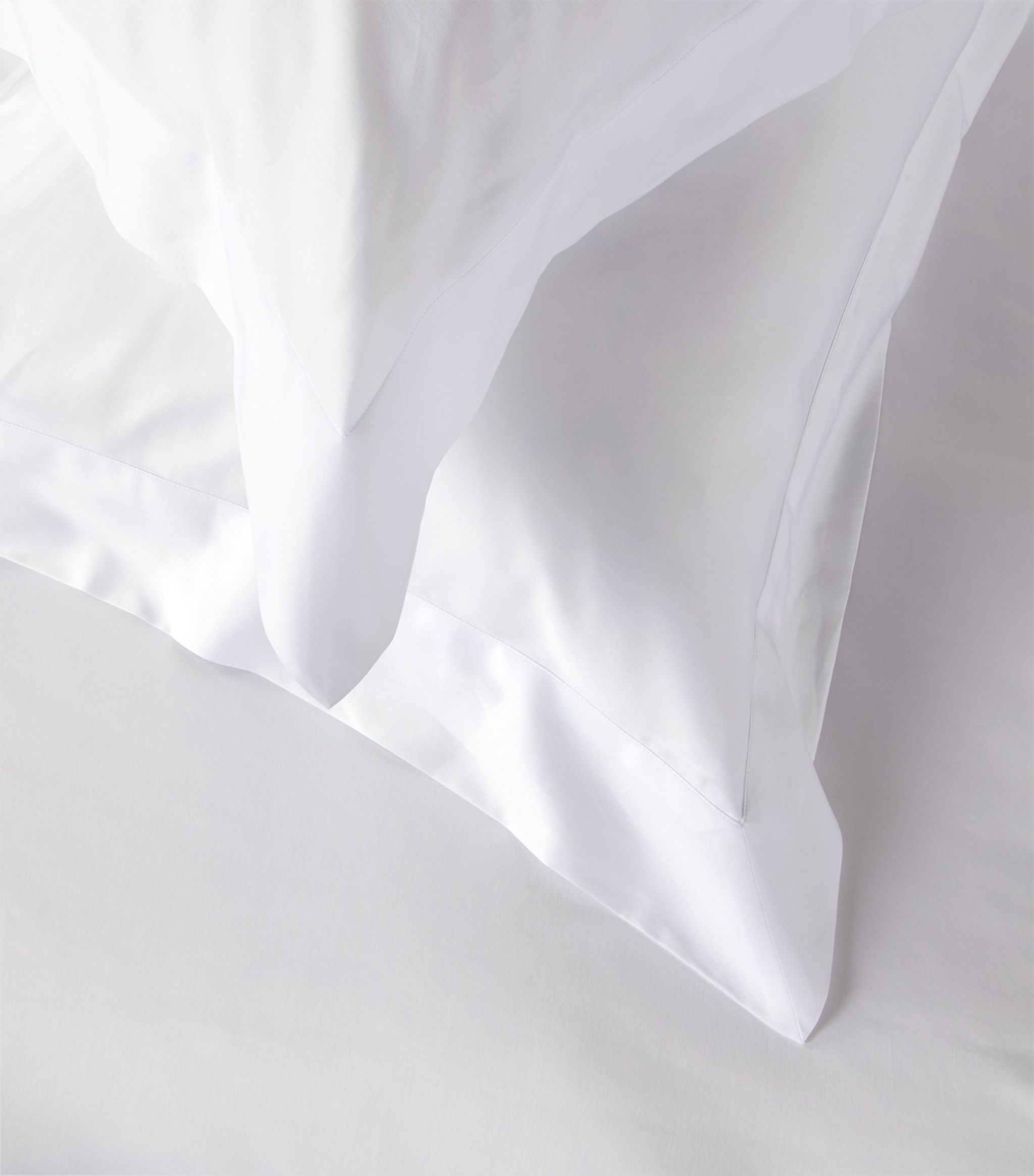 Amanda Super King Fitted Sheet (180cm x 200cm) GOODS Harrods   