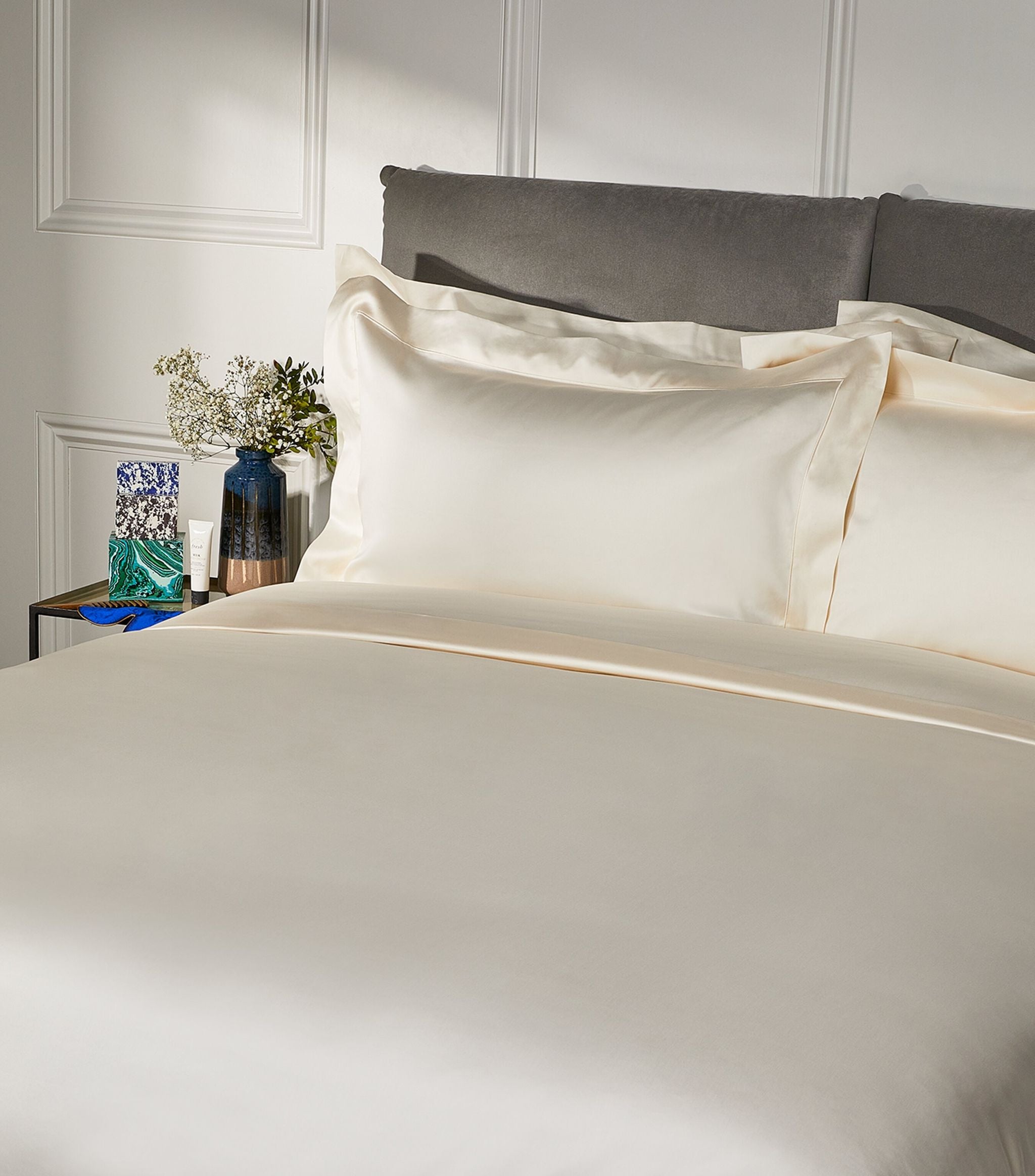 Bourdon Oxford Pillowcase (50cm x 75cm) GOODS Harrods   