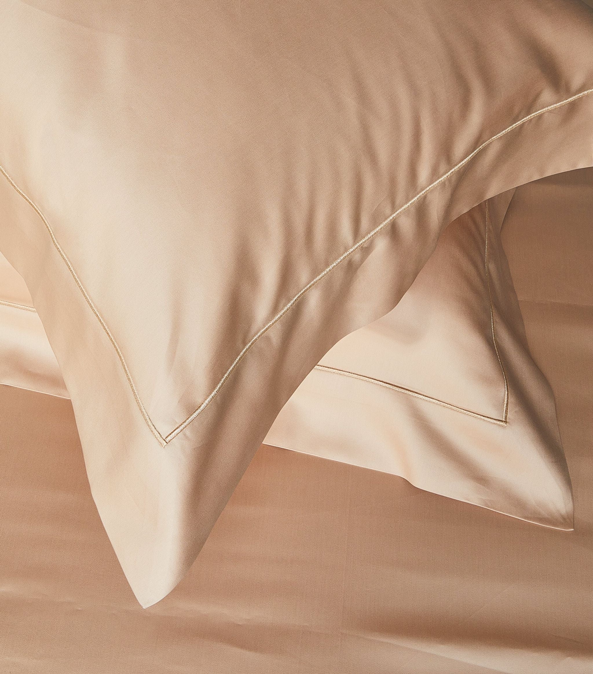 Bourdon Oxford Pillowcase (50cm x 75cm) GOODS Harrods   