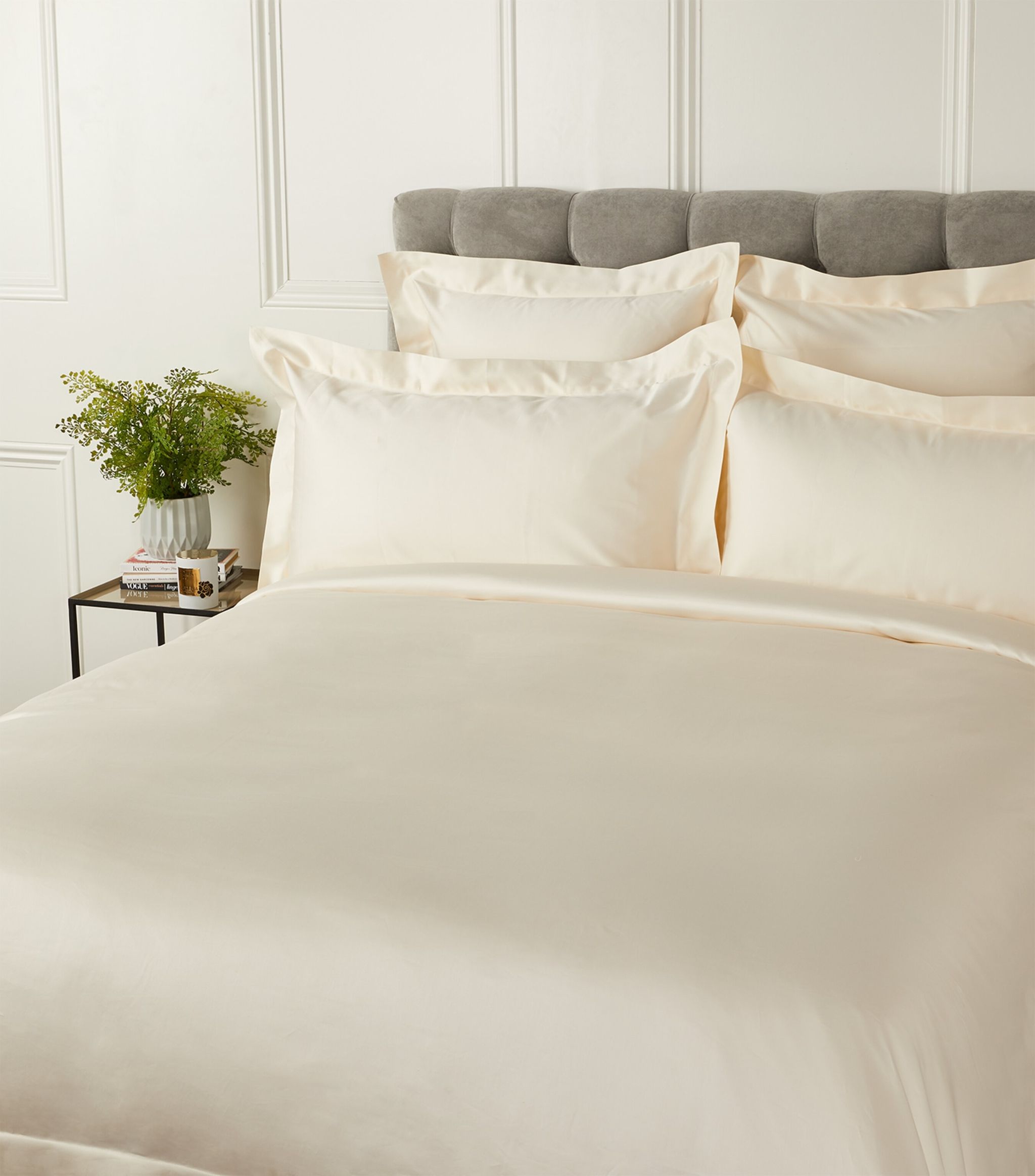 Capela Oxford Pillowcase (50cm x 75cm) GOODS Harrods   