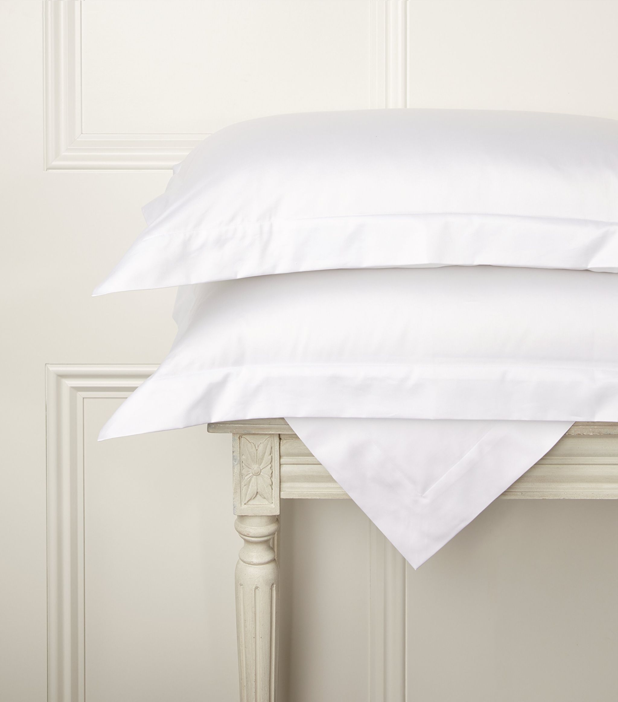 Capela Super King Flat Sheet (270cm x 300cm) GOODS Harrods   