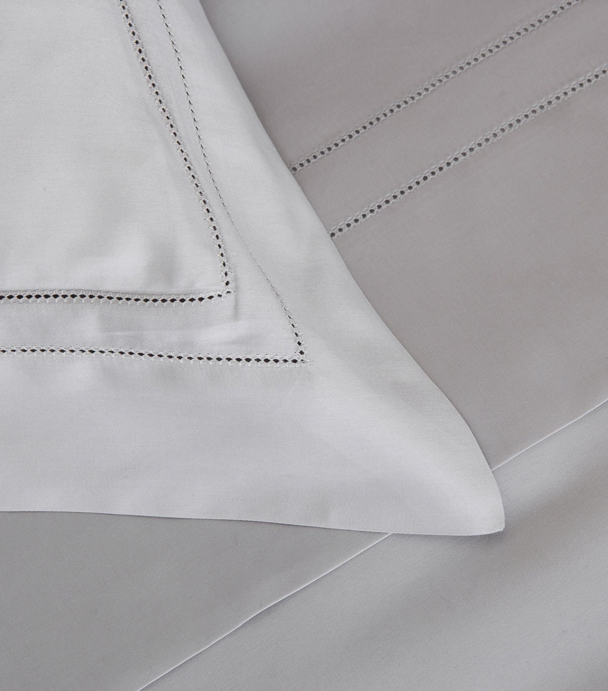 Doppio Ajour Super King Flat Sheet Set (270cm x 320cm) GOODS Harrods   