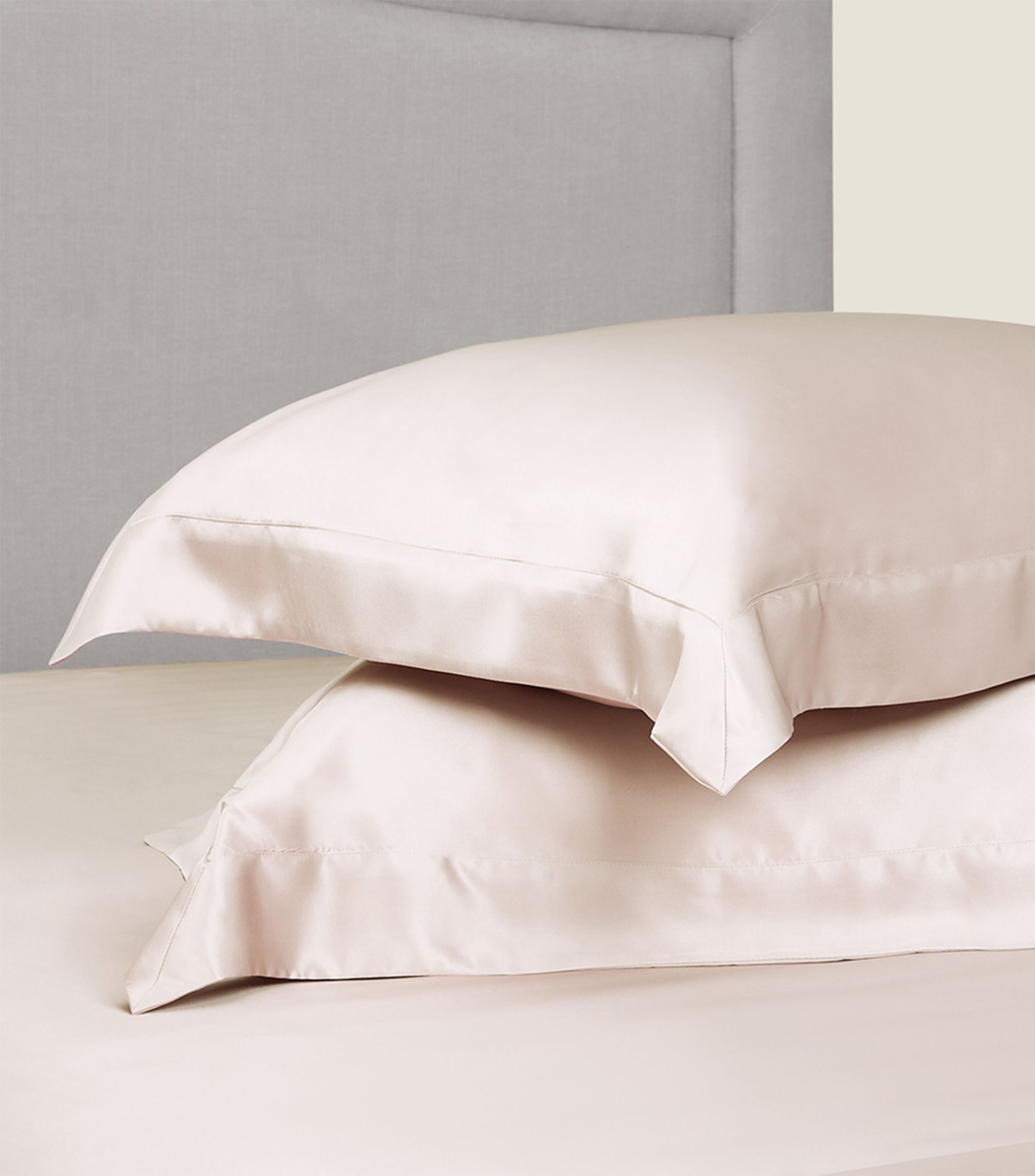 Silk King Fitted Sheet (150cm x 200cm) GOODS Harrods