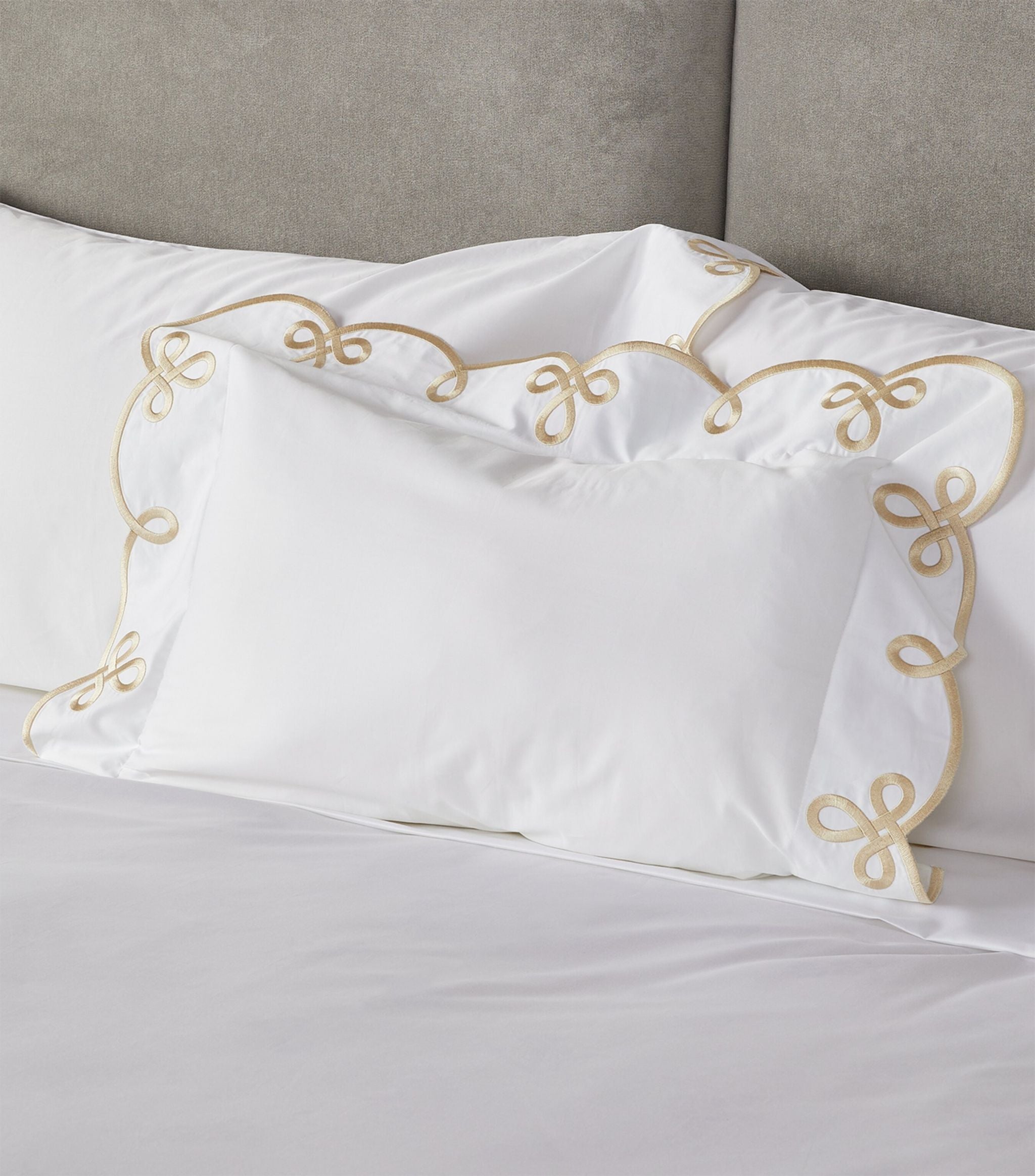 Sariyer Pillowcase (35cm x 50cm) GOODS Harrods