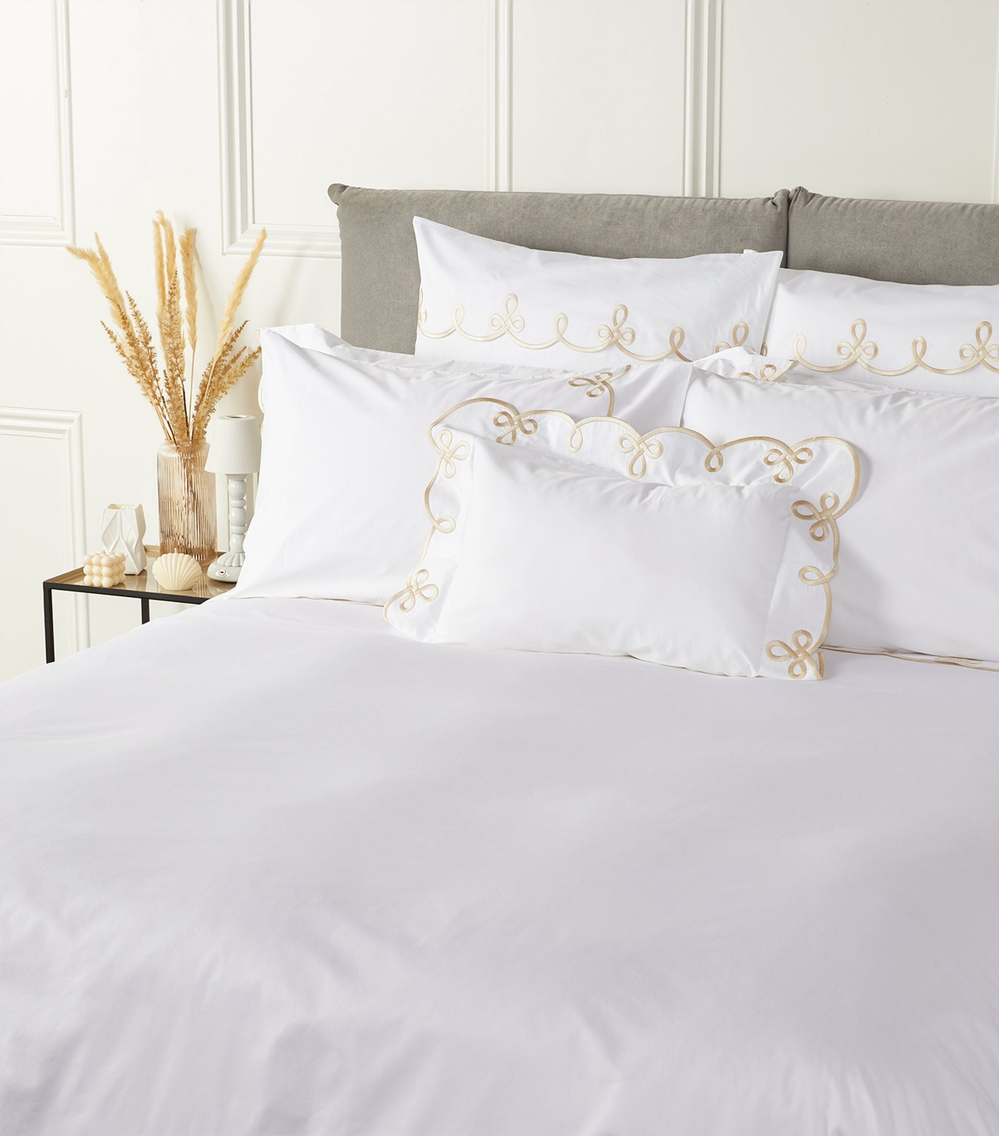 Sariyer Super King Flat Sheet (270cm x 300cm) GOODS Harrods   