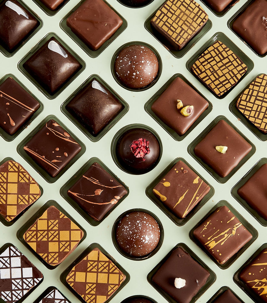 49-Piece Classic Chocolate Collection (410g)