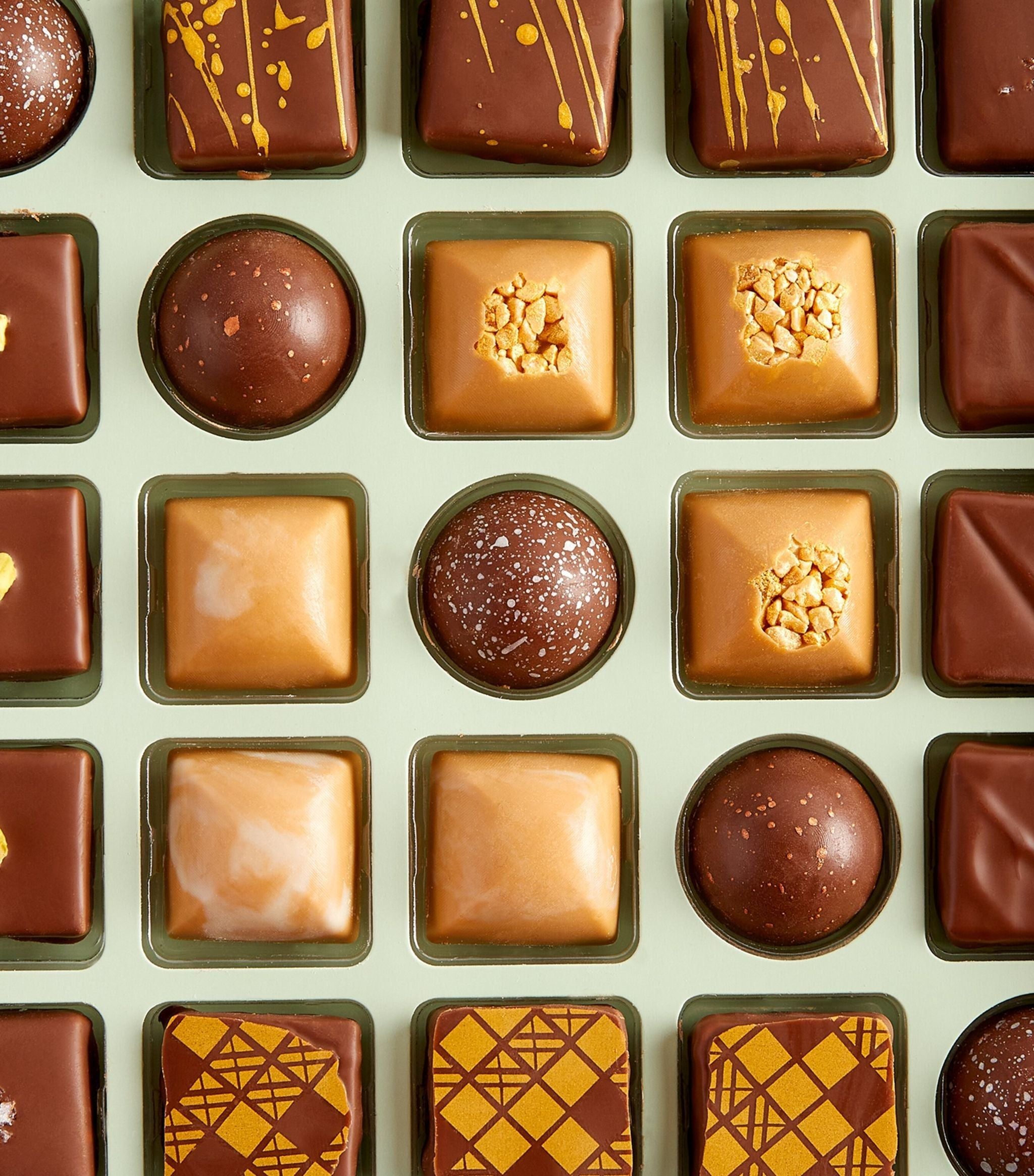 Milk & Blonde 25-Piece Chocolate Collection (225g) GOODS Harrods   