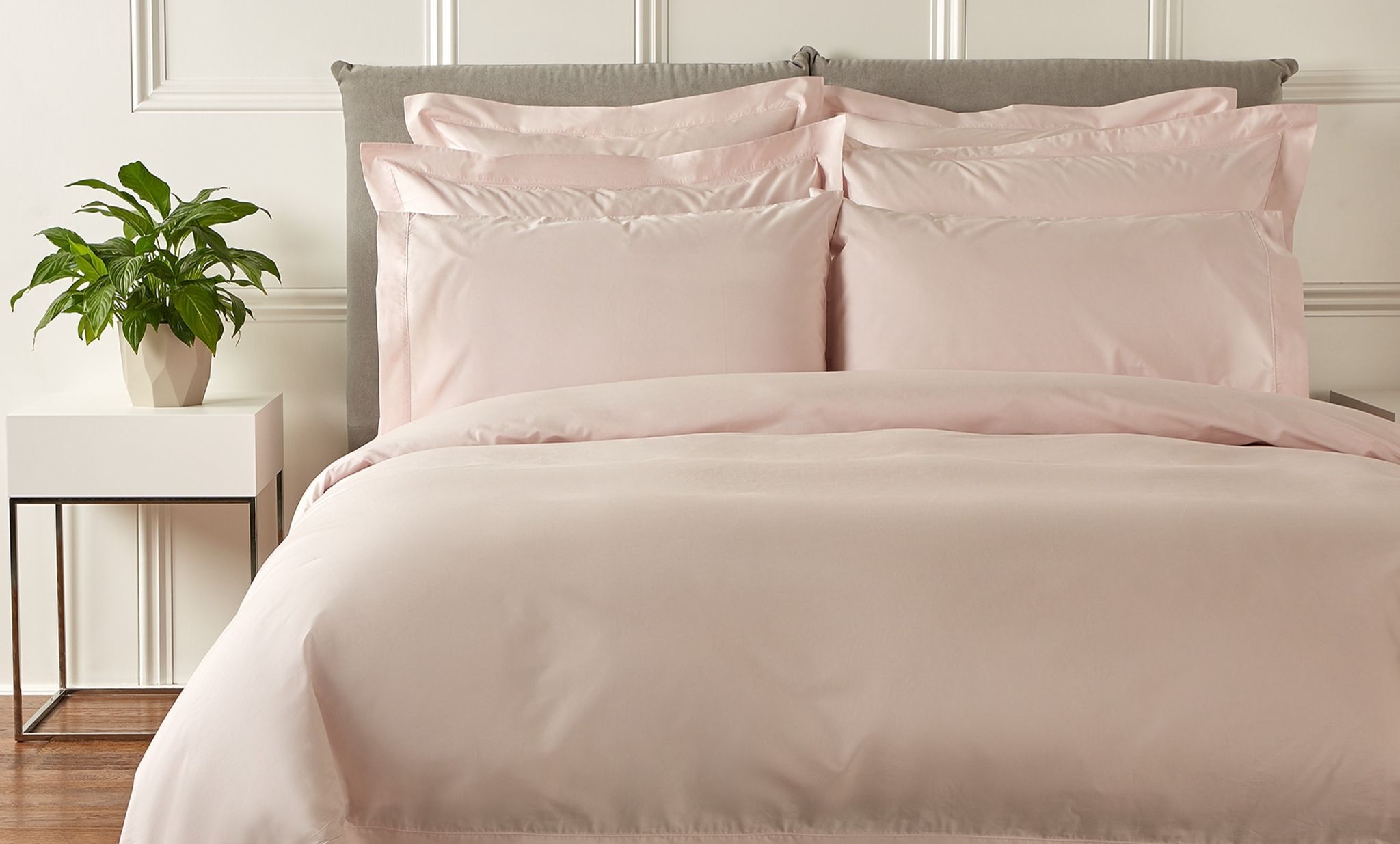 Chester Double Fitted Sheet (135cm x 190cm) GOODS Harrods   