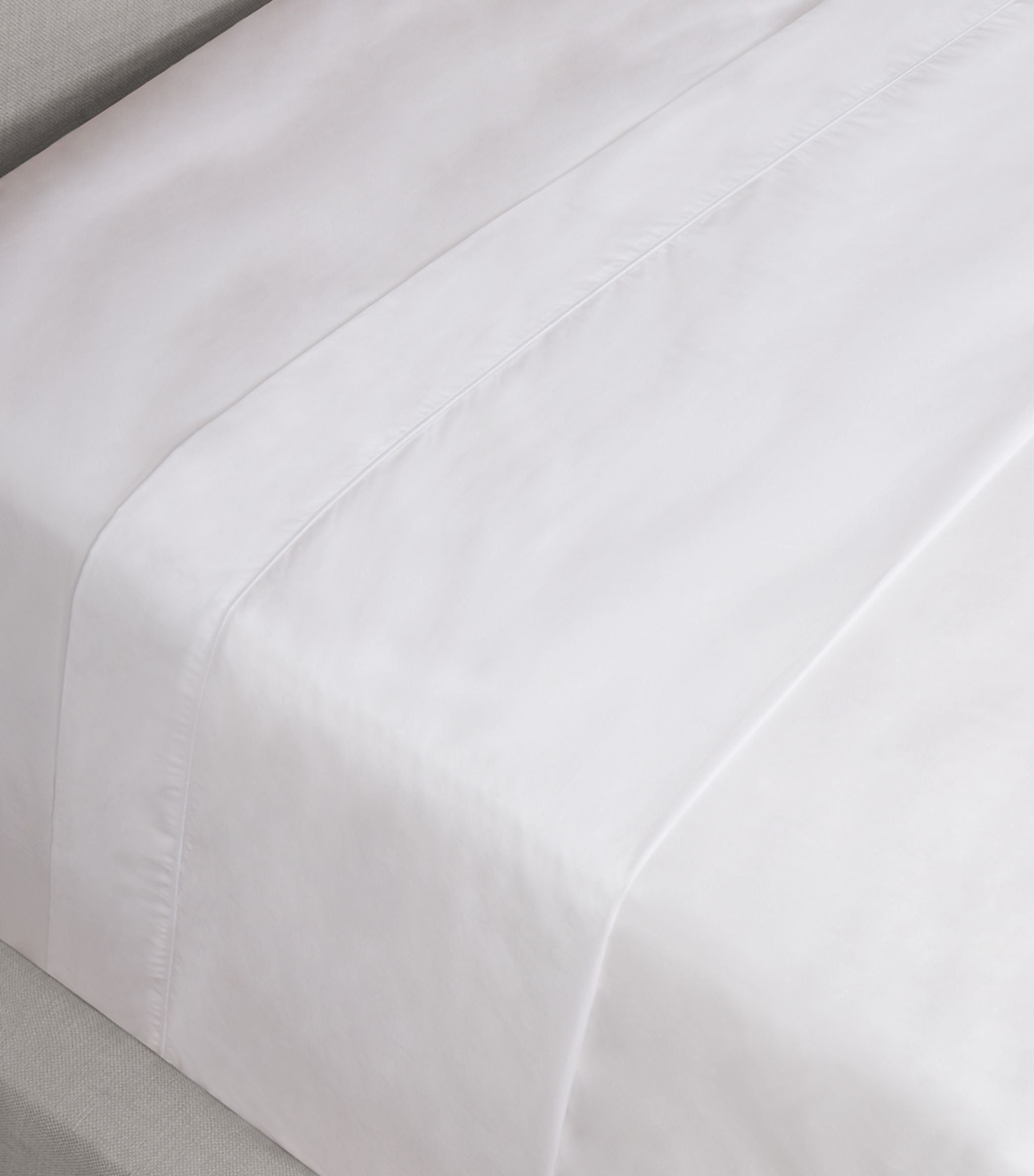 Chester King Fitted Sheet (150cm x 200cm) GOODS Harrods   