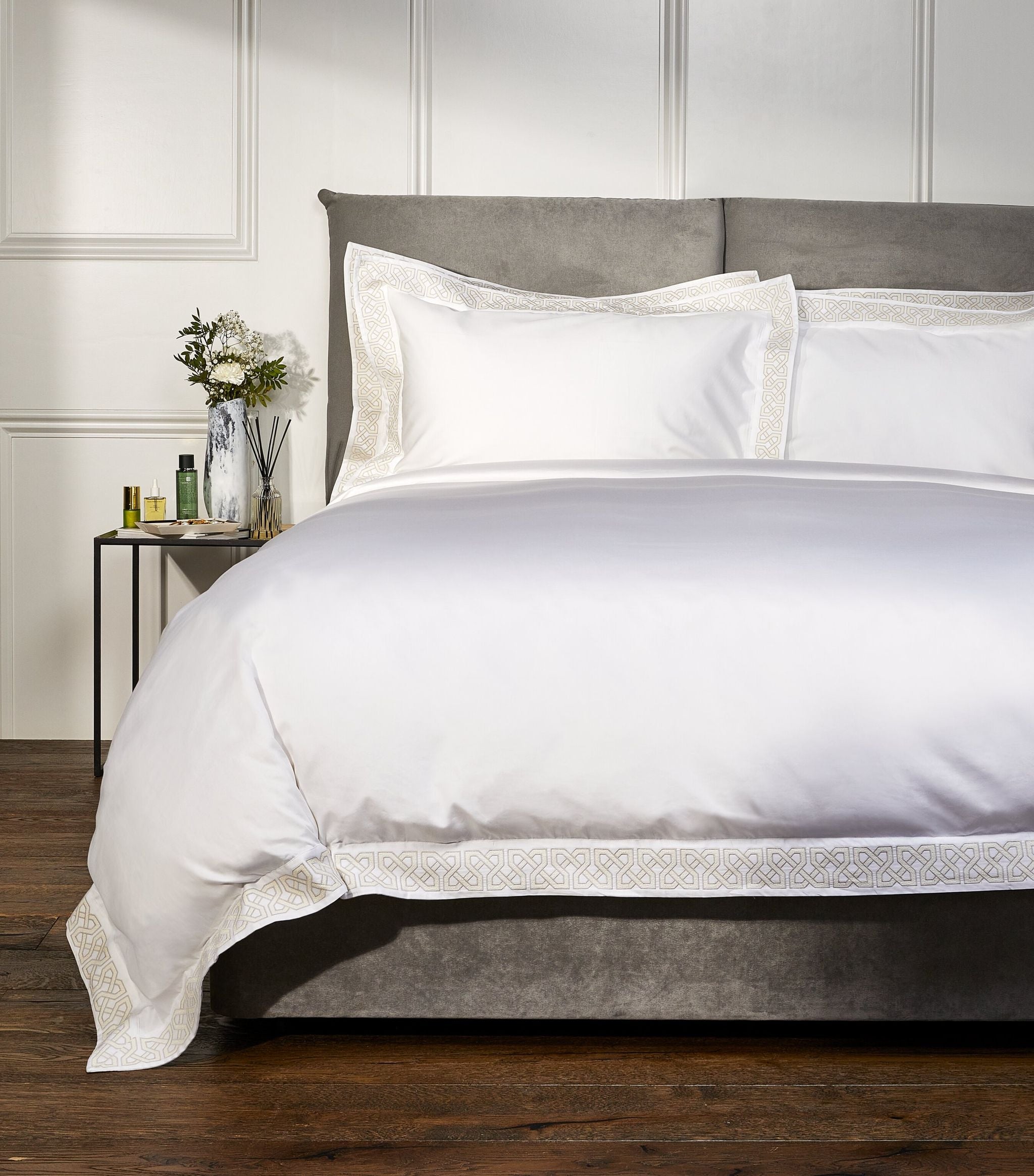 Rivoli Super King Duvet Cover Set (260cm x 220cm) GOODS Harrods   