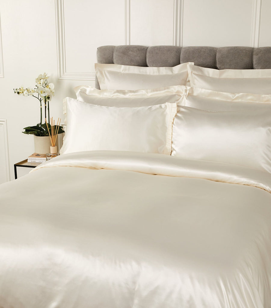 Silk St Germain Super King Duvet Cover Set (260cm x 220cm)