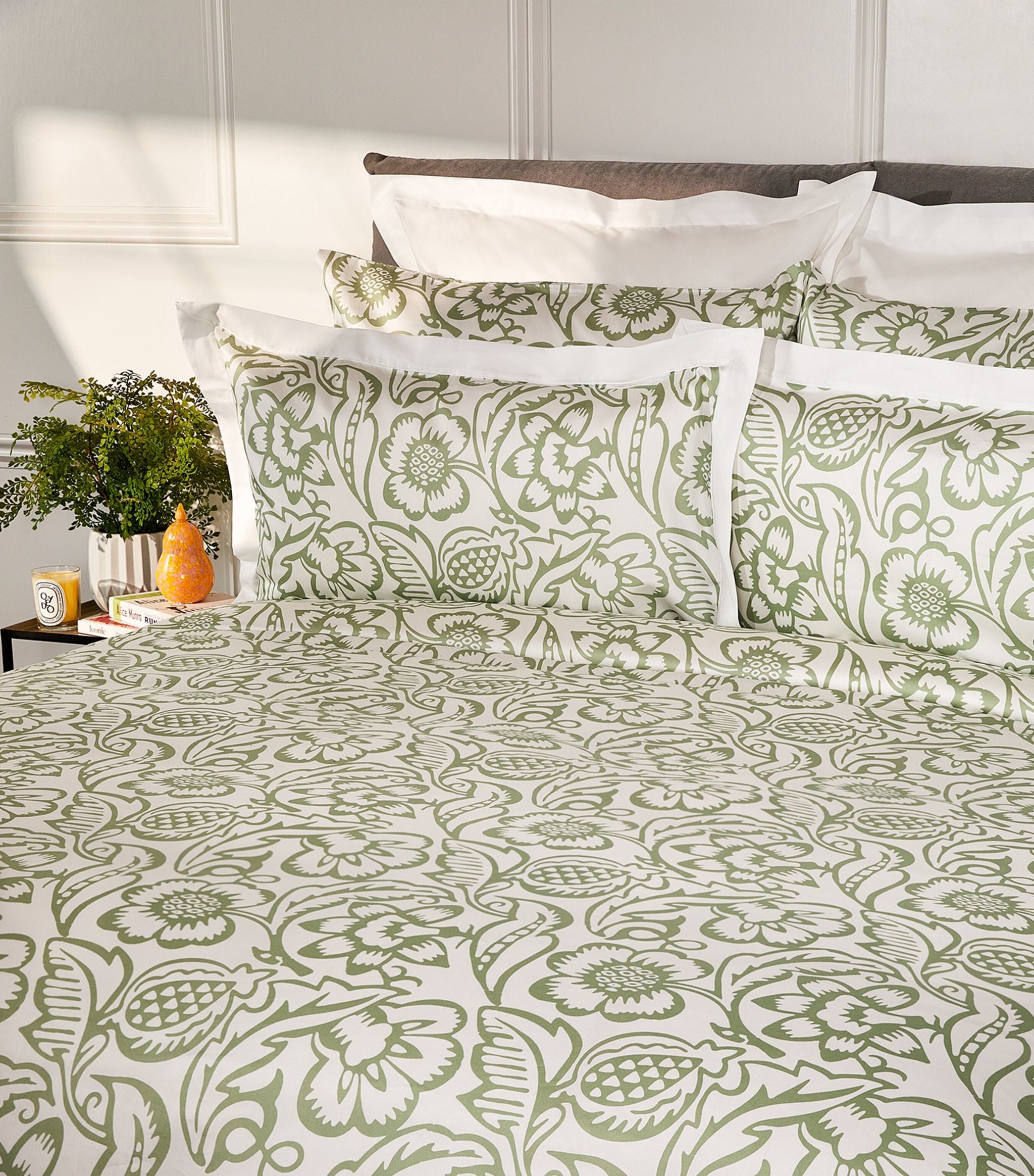 Tranquil Orchard King Duvet Cover Set (230cm x 200cm) GOODS Harrods   