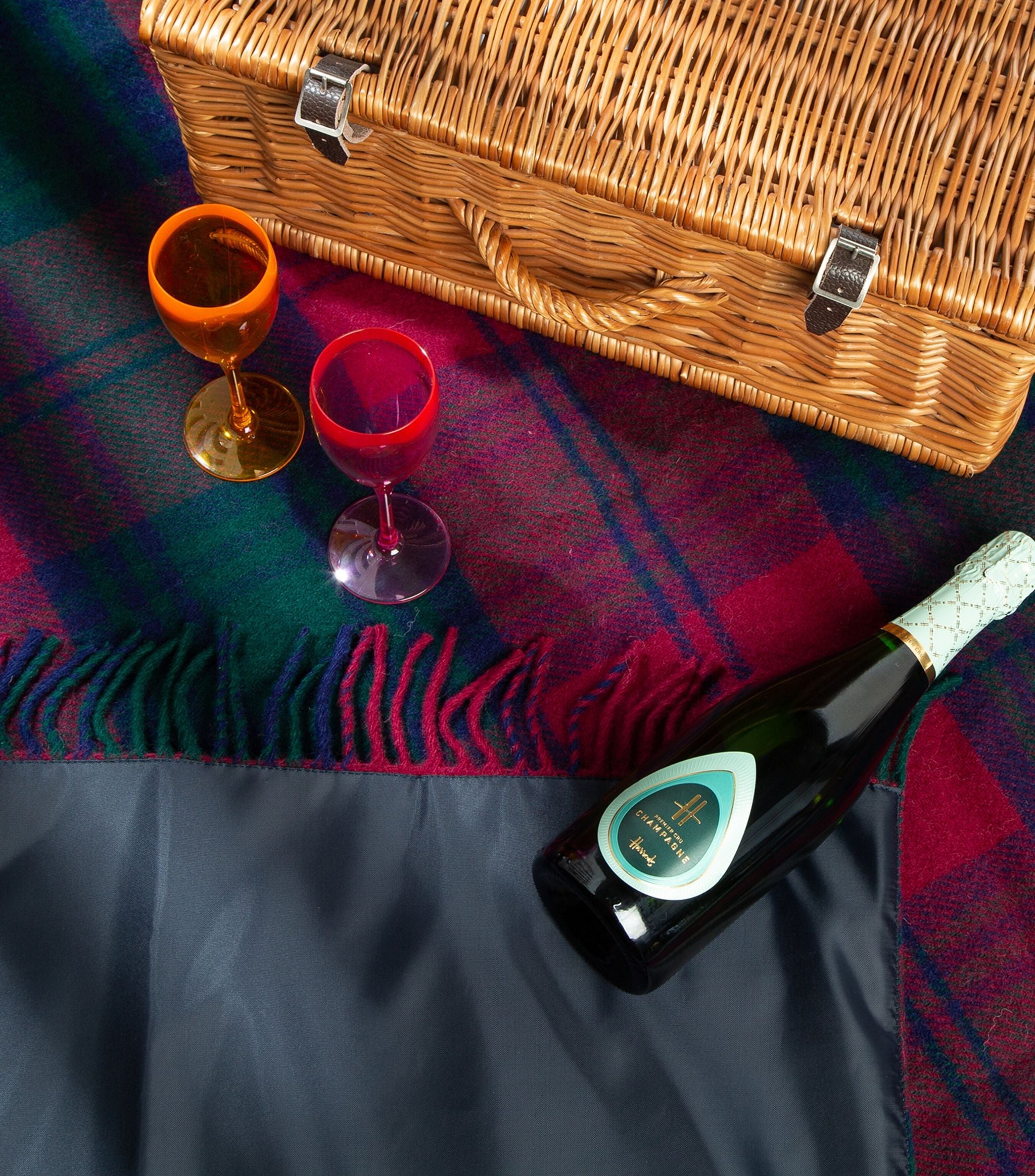 Highland Dream Picnic Blanket (145cm x 183cm) GOODS Harrods   