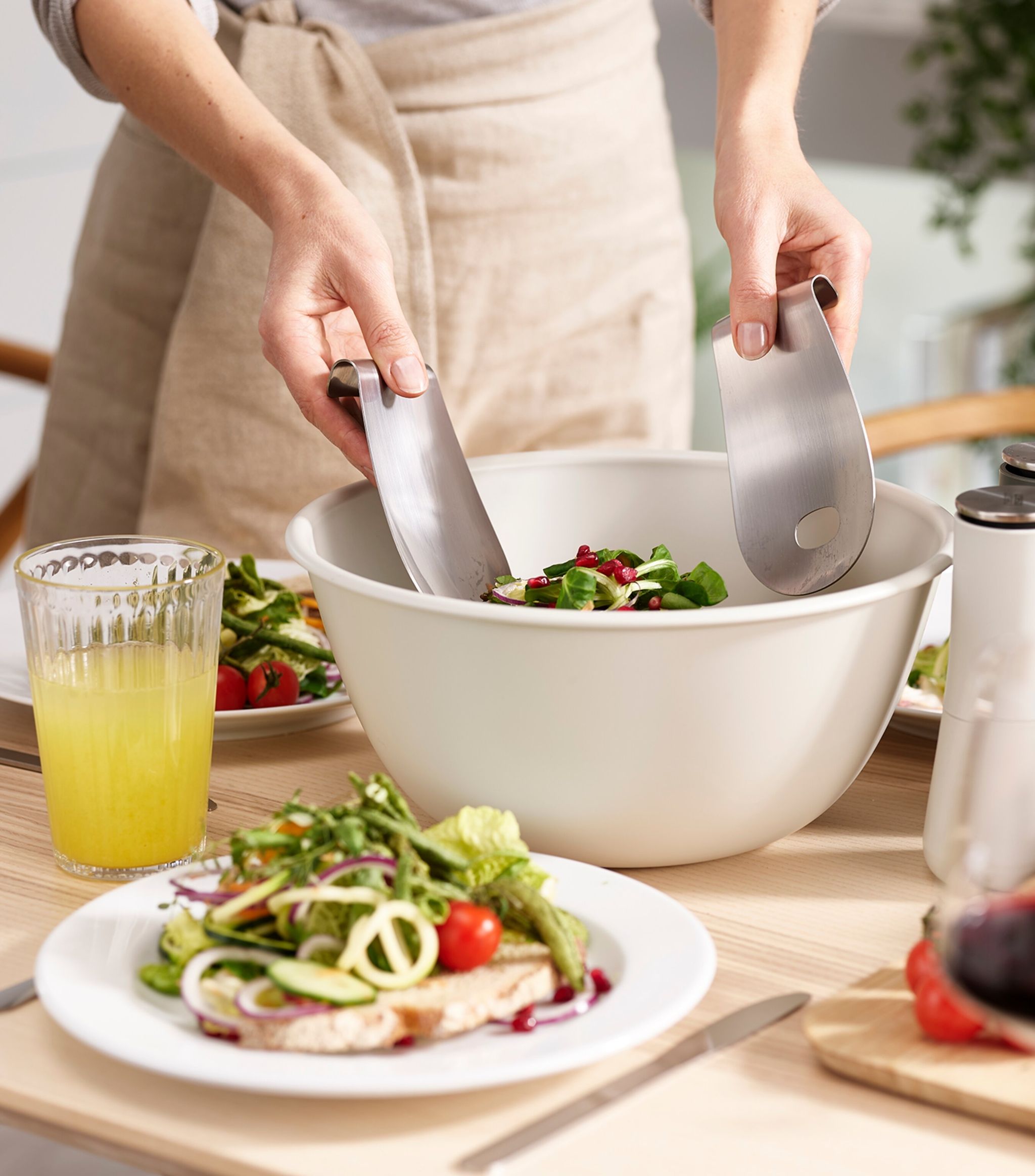 Uno Salad Bowl and Servers GOODS Harrods   