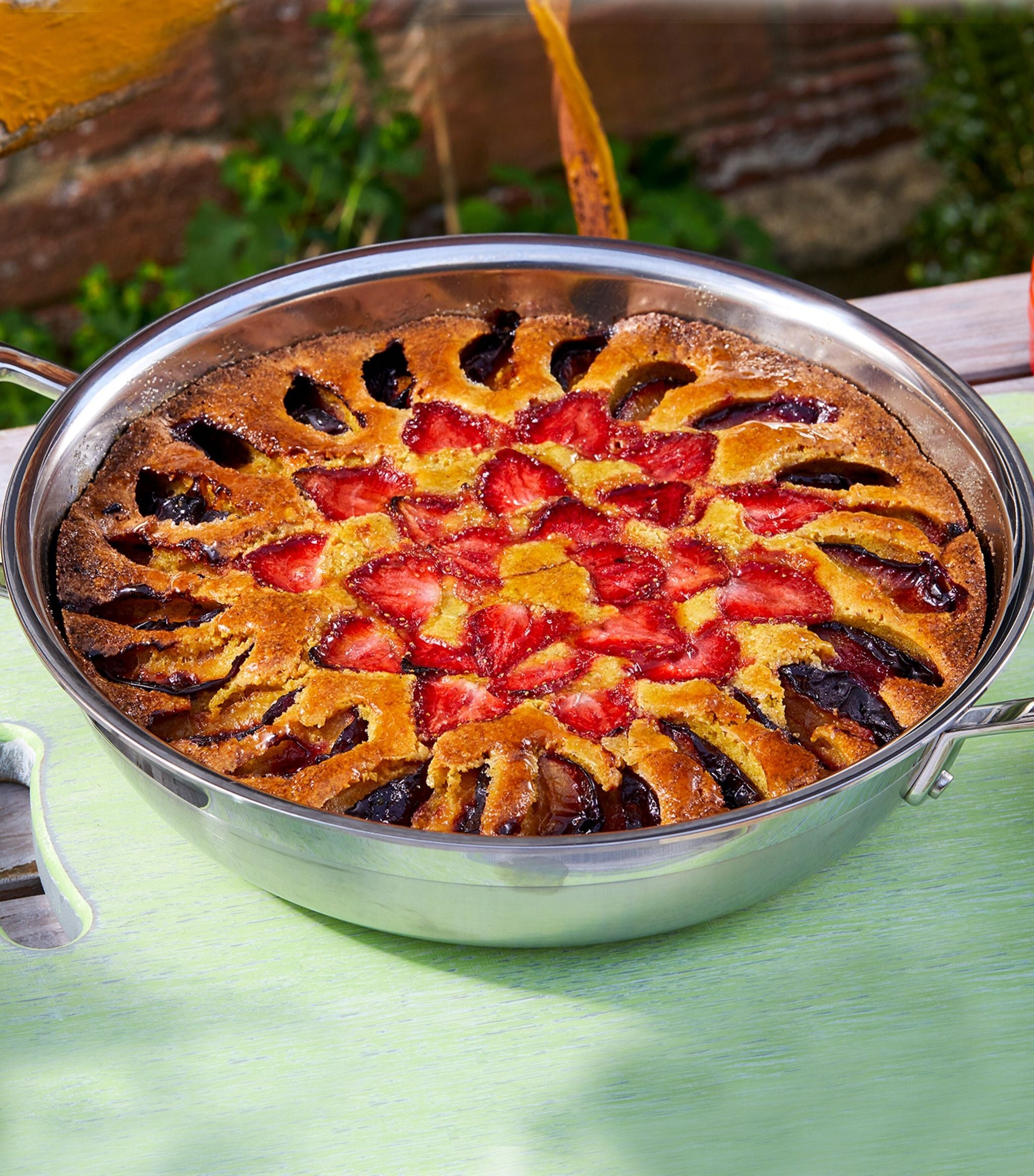 Le Creuset Signature Stainless Steel Shallow Casserole with Lid