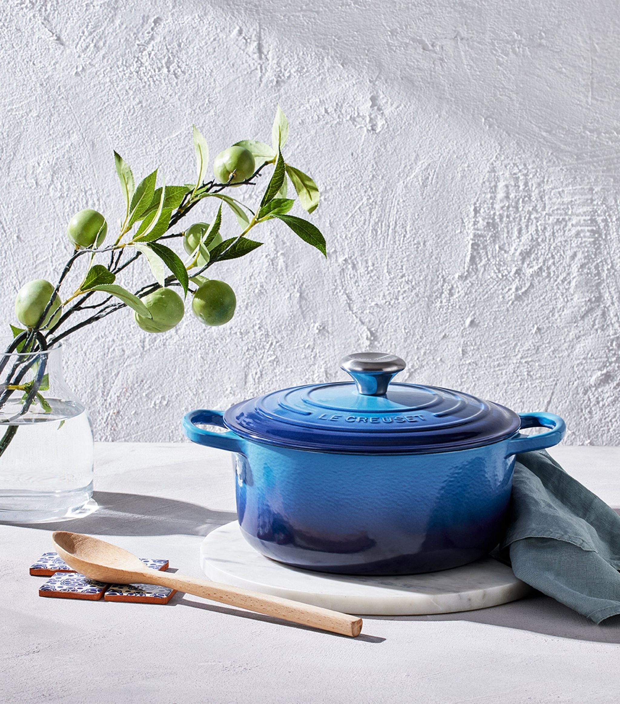 Round Casserole Dish (28cm) GOODS Harrods   