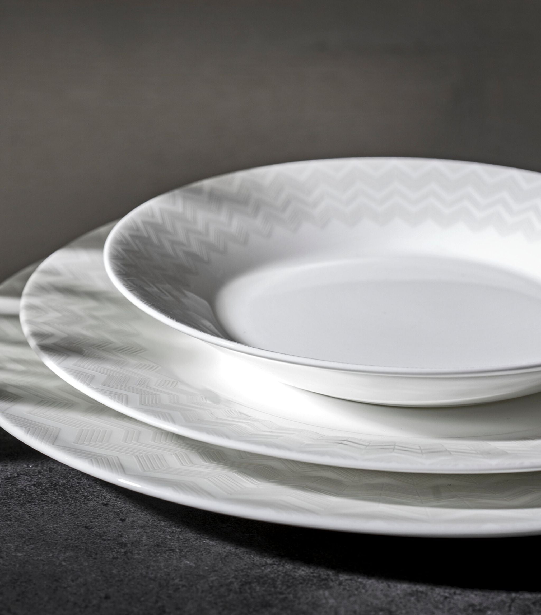 Zigzag Dinner Plate (27.5cm) GOODS Harrods   