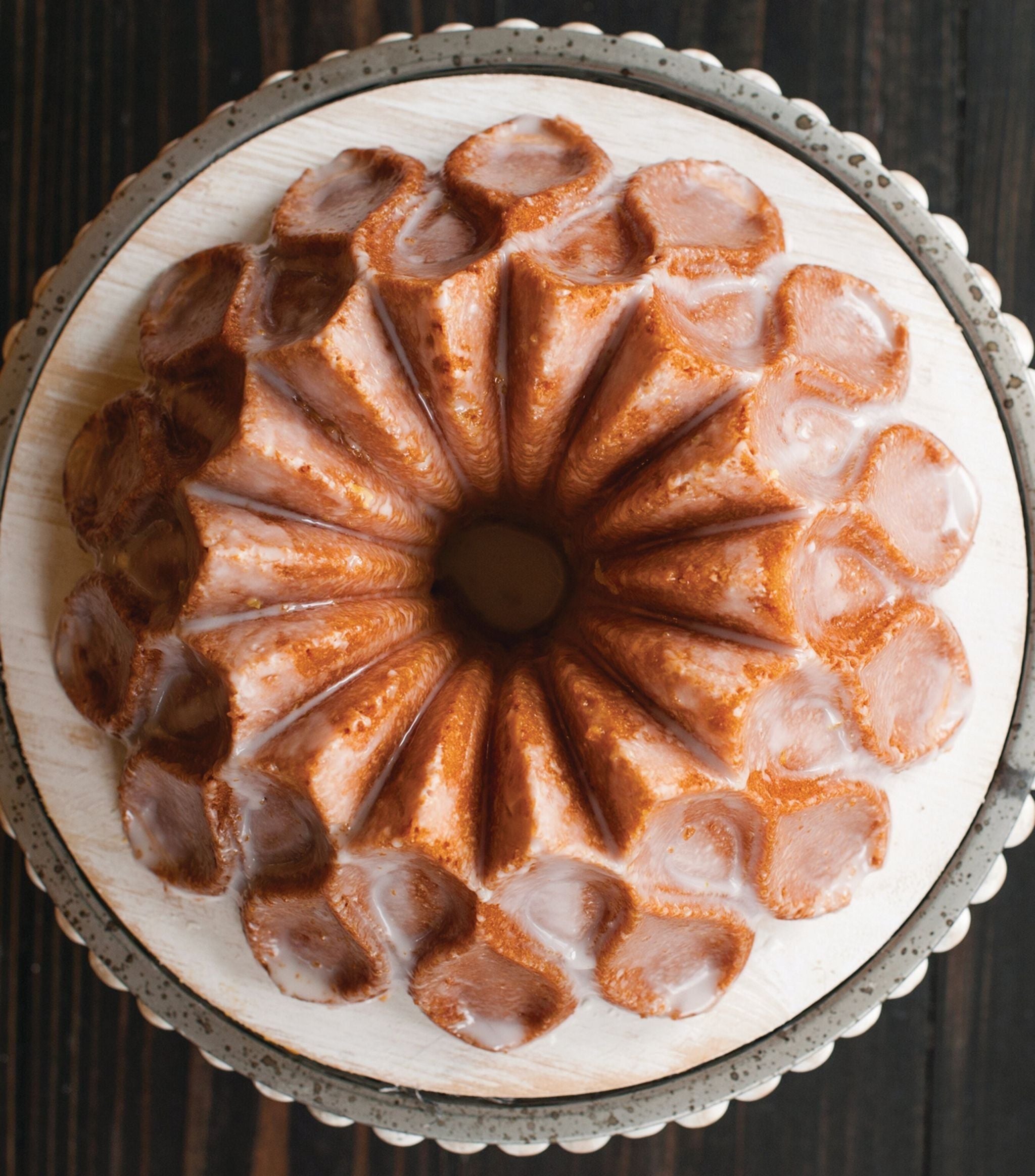 Crown Bundt Pan (22cm) GOODS Harrods   