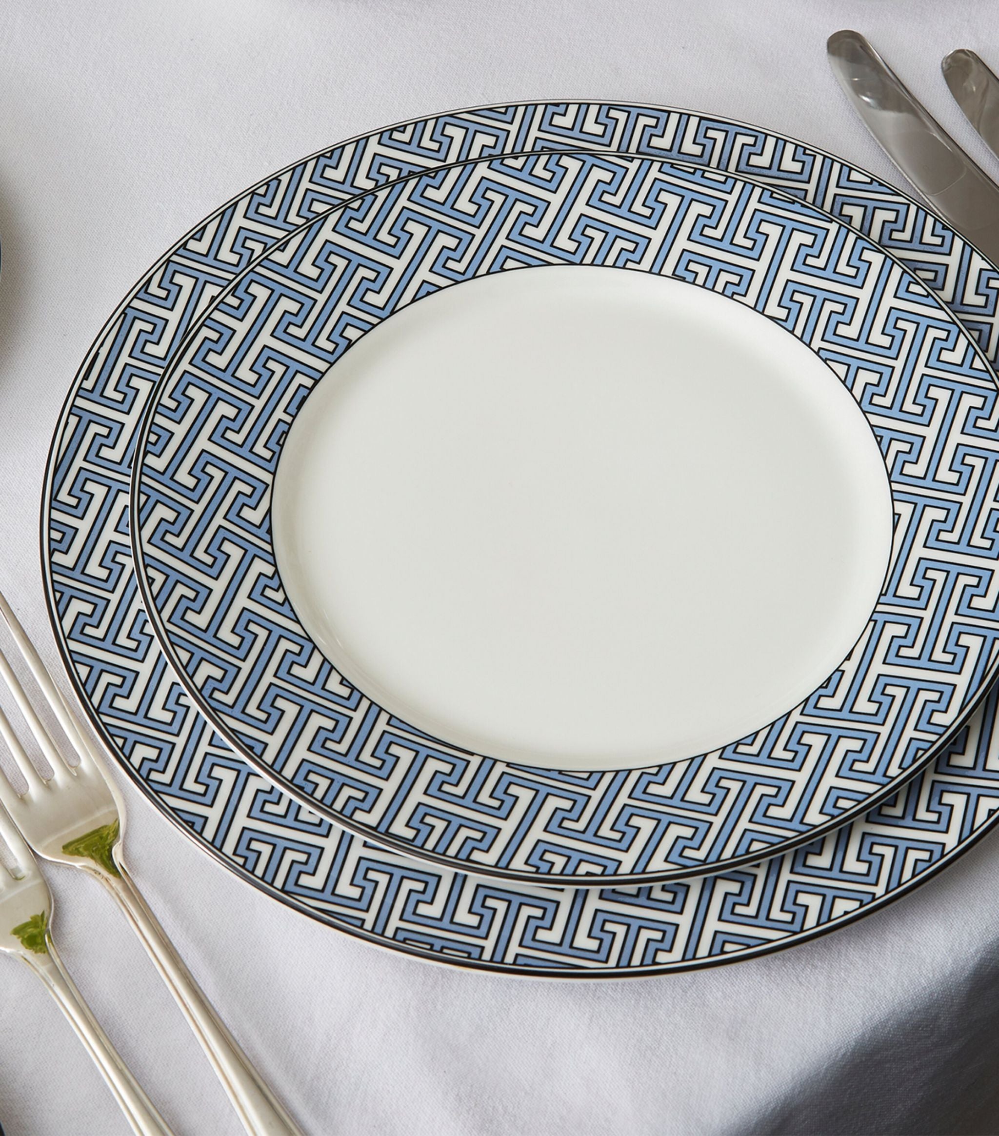 Set of 2 Maze Dinner Plates (26cm) GOODS Harrods   