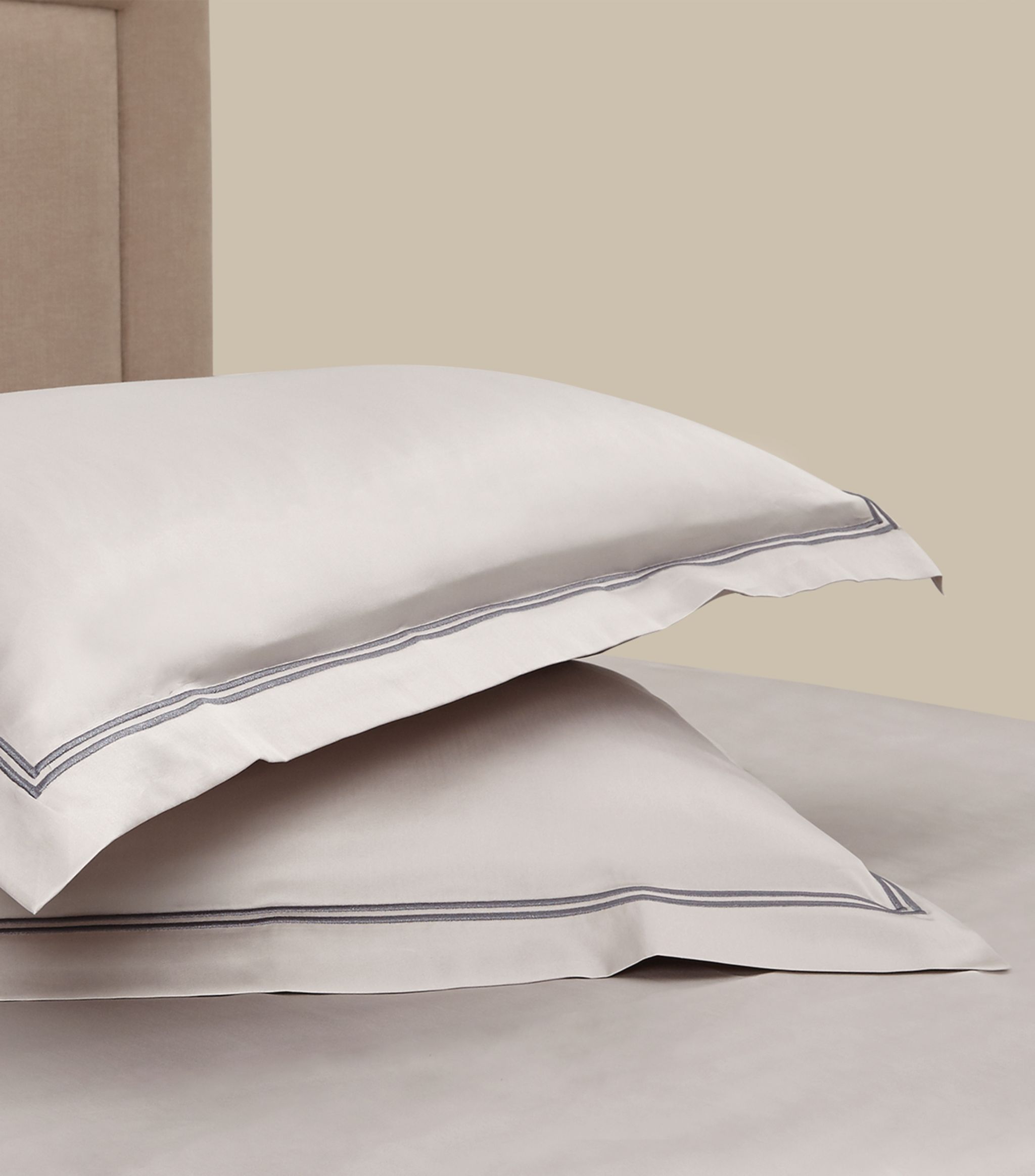 Pendle King Fitted Sheet (150cm x 200cm) GOODS Harrods   