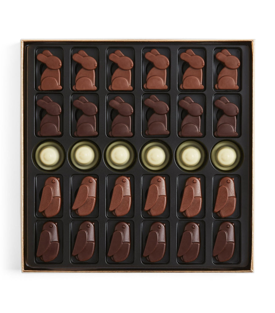 Milk, White and Dark Chocolate 30-Piece Malline Animals Selection Box (189g)