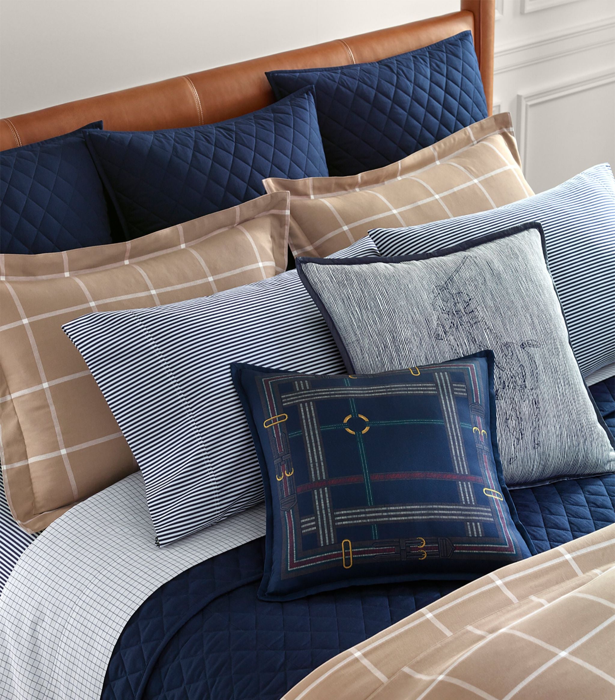 Modern Equestrian Standard Oxford Pillowcase (50cm x 75cm) GOODS Harrods   