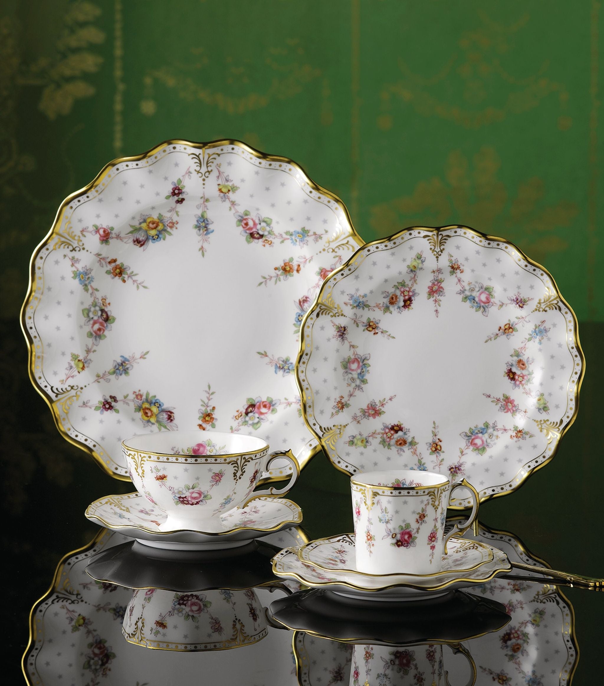 Royal Antoinette Plate (27cm) GOODS Harrods   