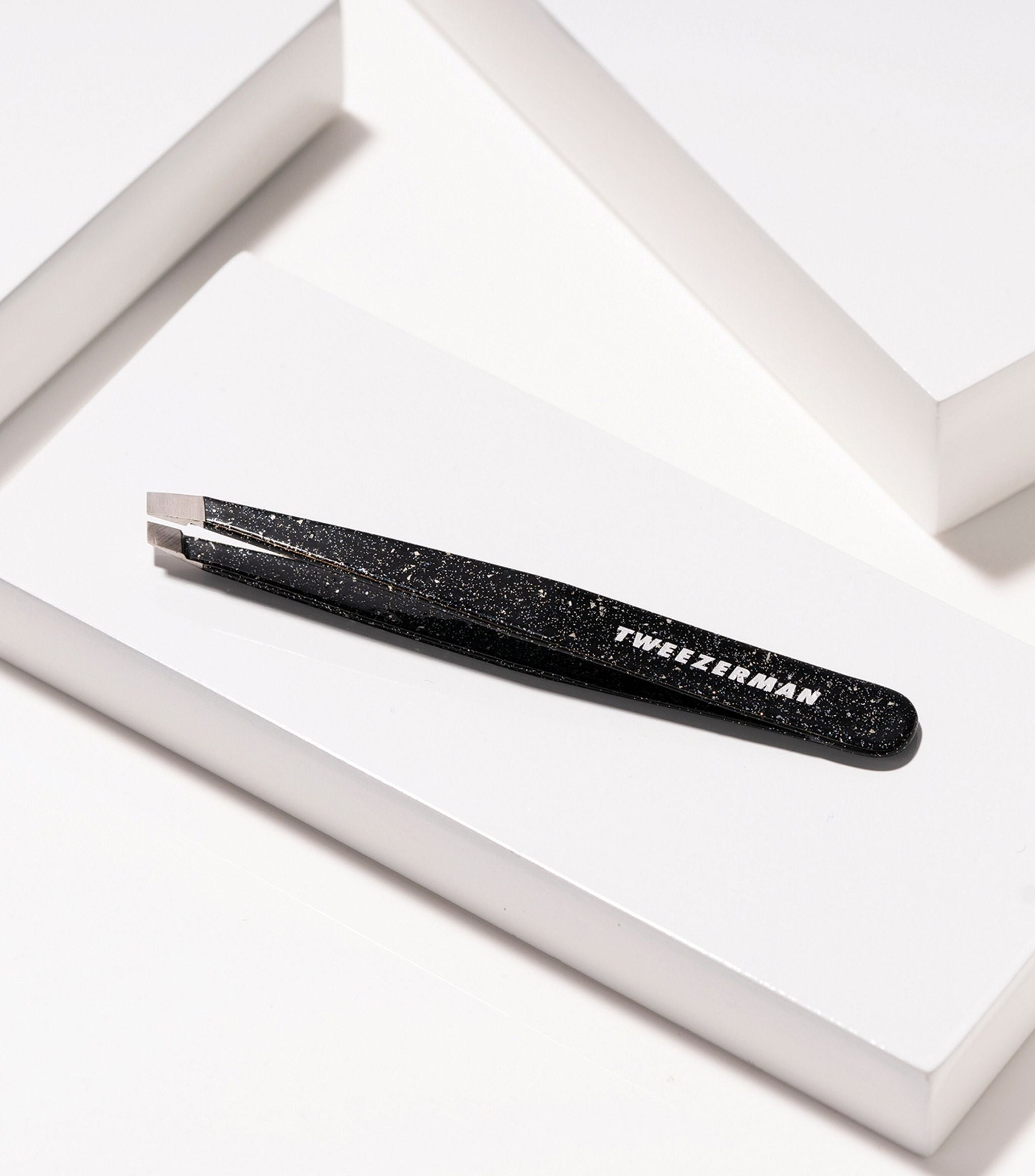 40th Anniversary Slant Tweezer - Dusted Onyx GOODS Harrods   