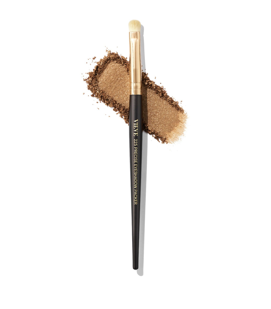 225 Precise Eyeshadow Packer Brush