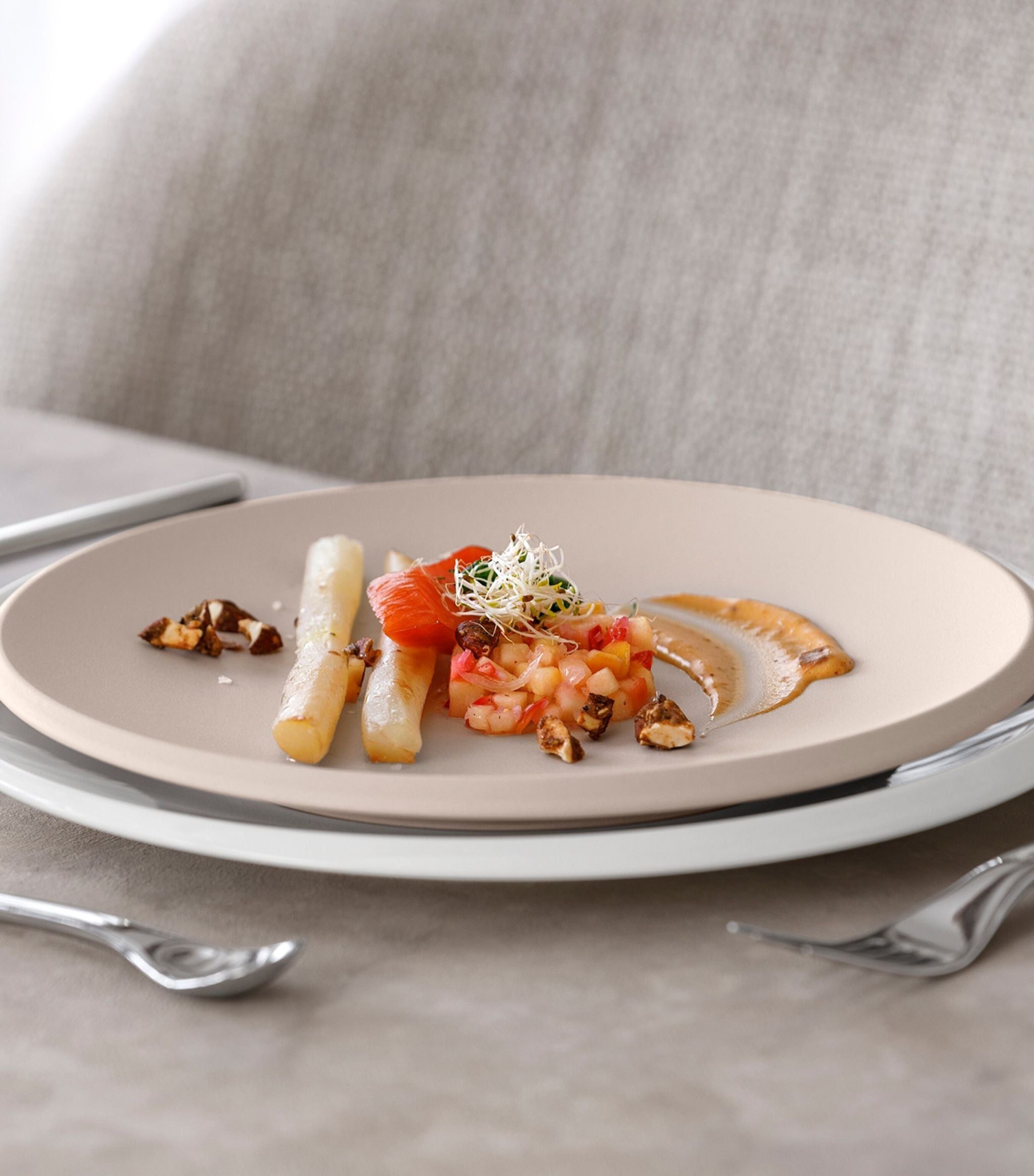 NewMoon Salad Plate (24cm) GOODS Harrods   